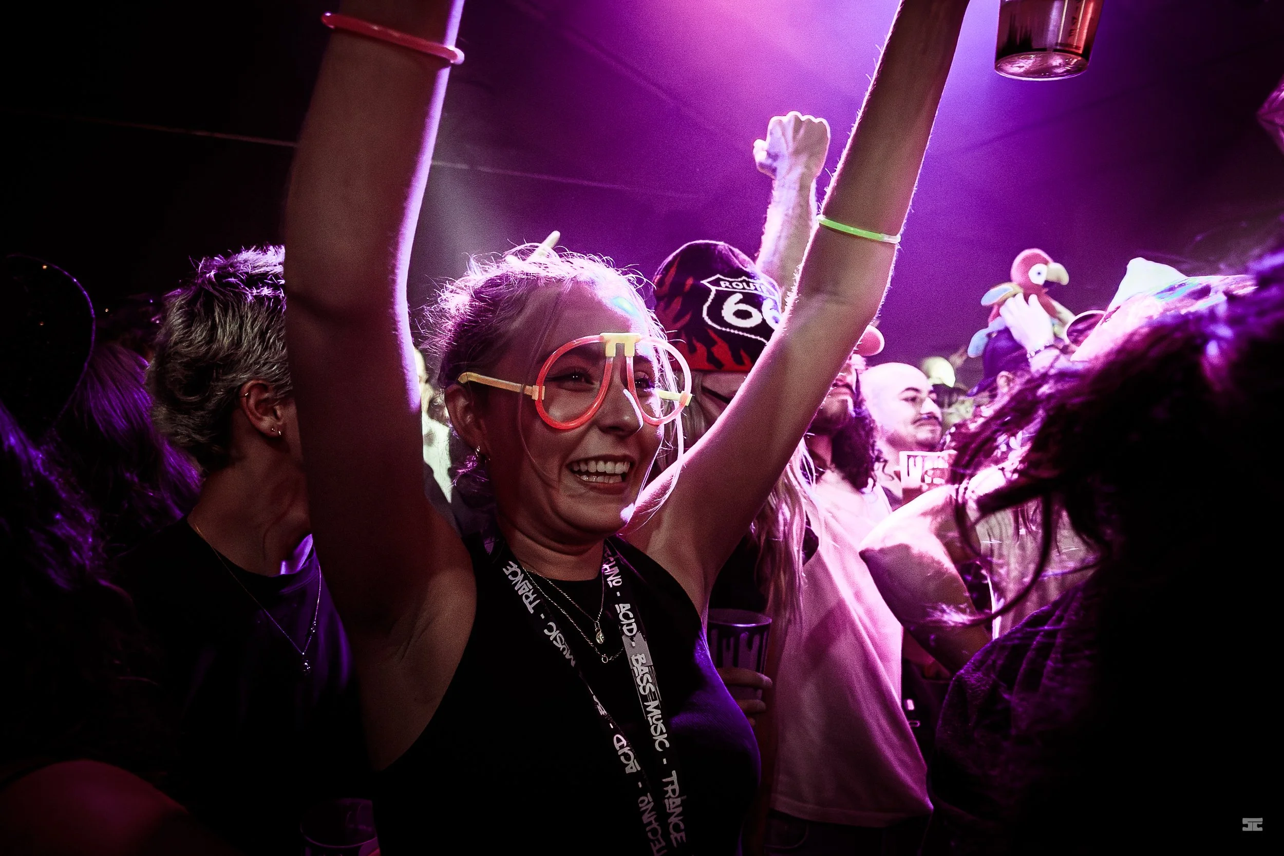 Darkside events_soirée_Hautes-alpes_Hollow.jpg