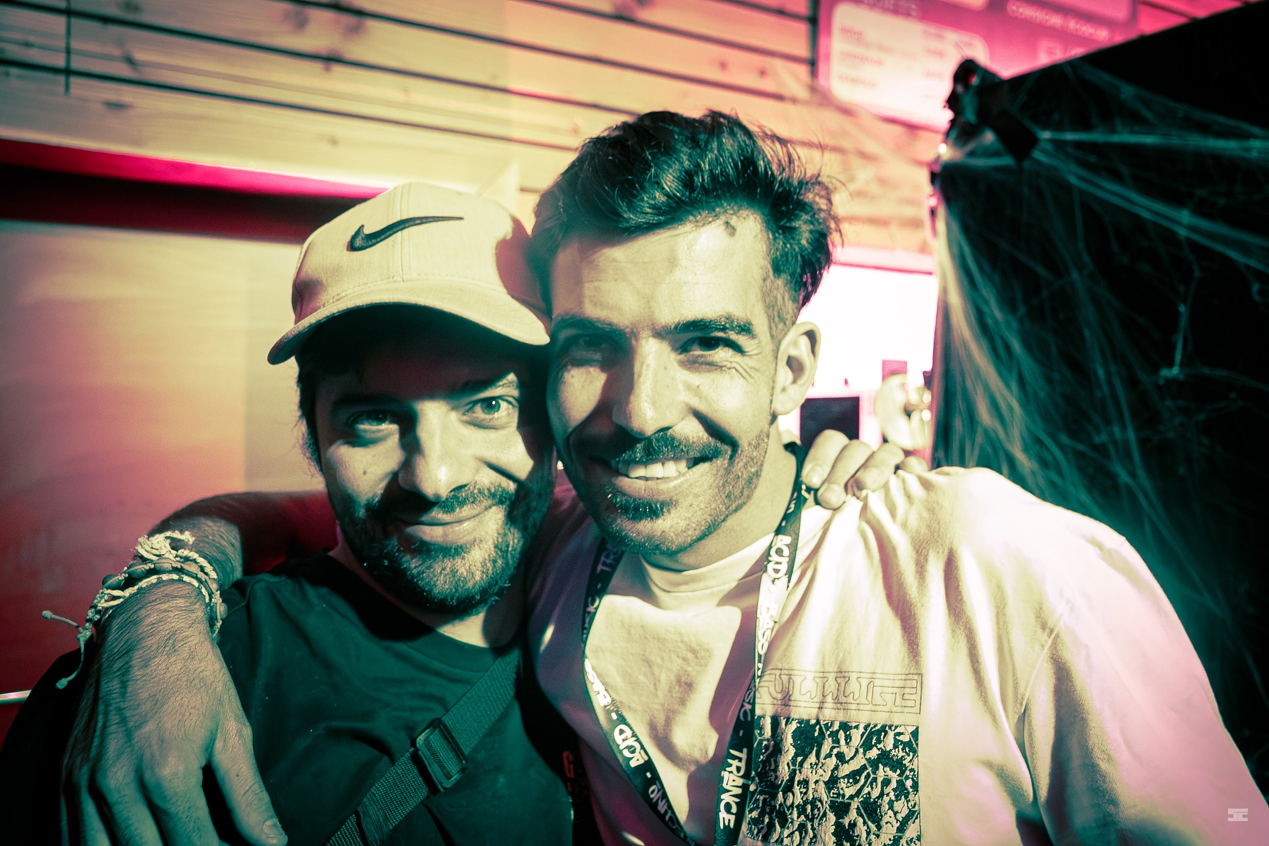 Darkside events_soirée_Hautes-alpes_Hollow.jpg