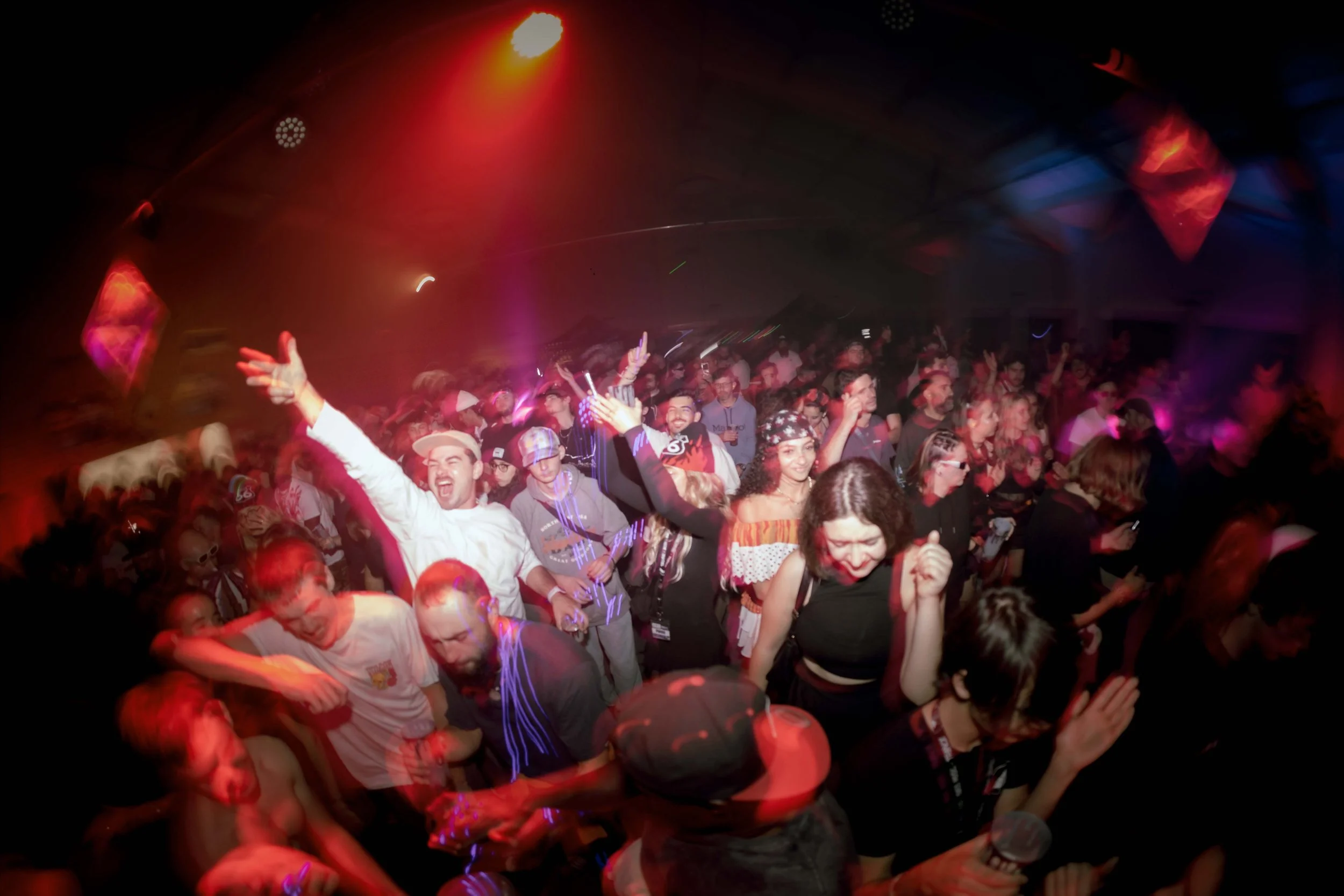 Darkside events_soirée_Hautes-alpes_Hollow.jpg