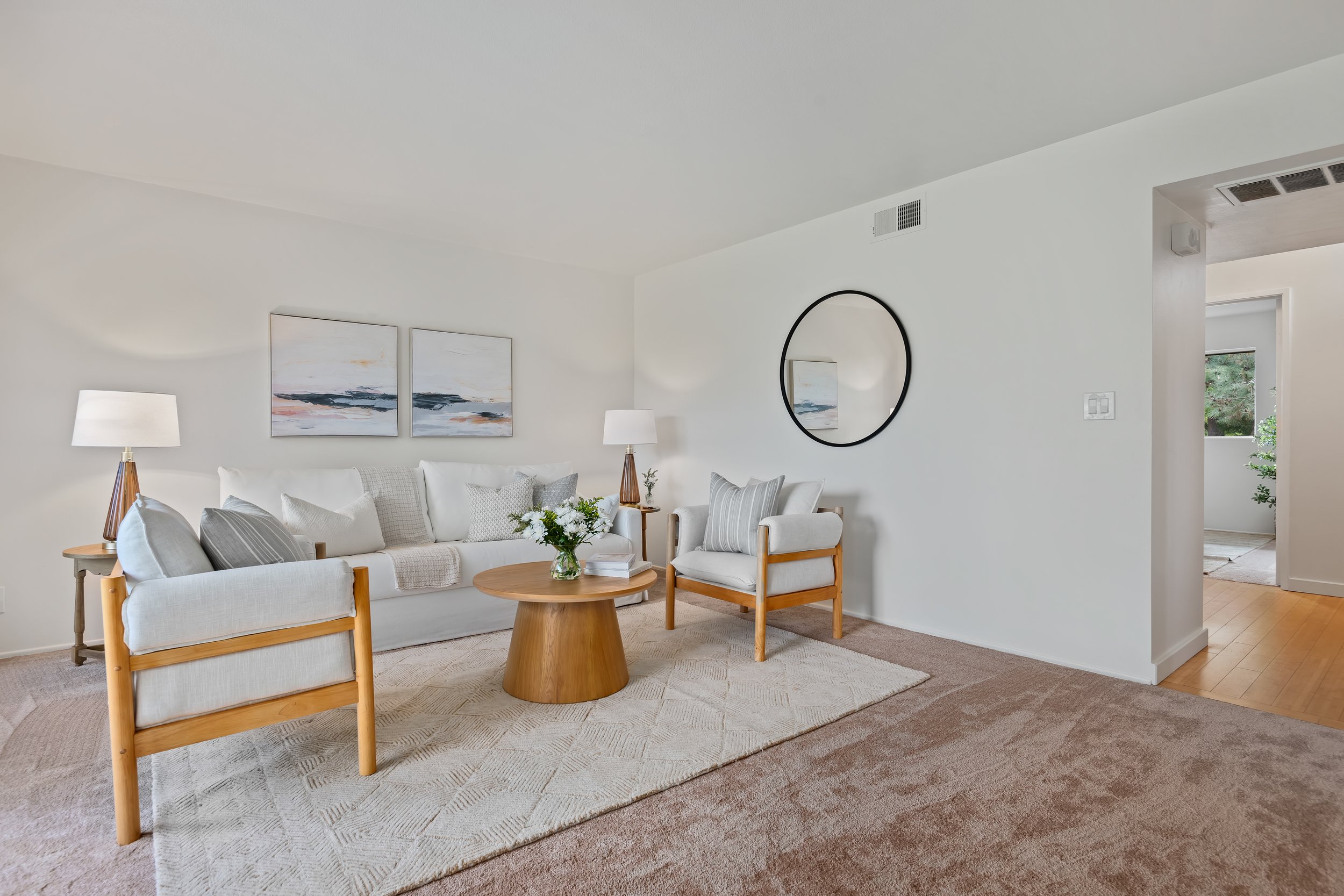 07 - Living Room.jpg