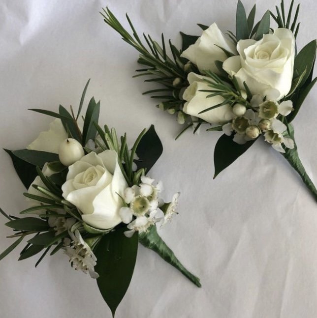 Spray Roses Boutonnière