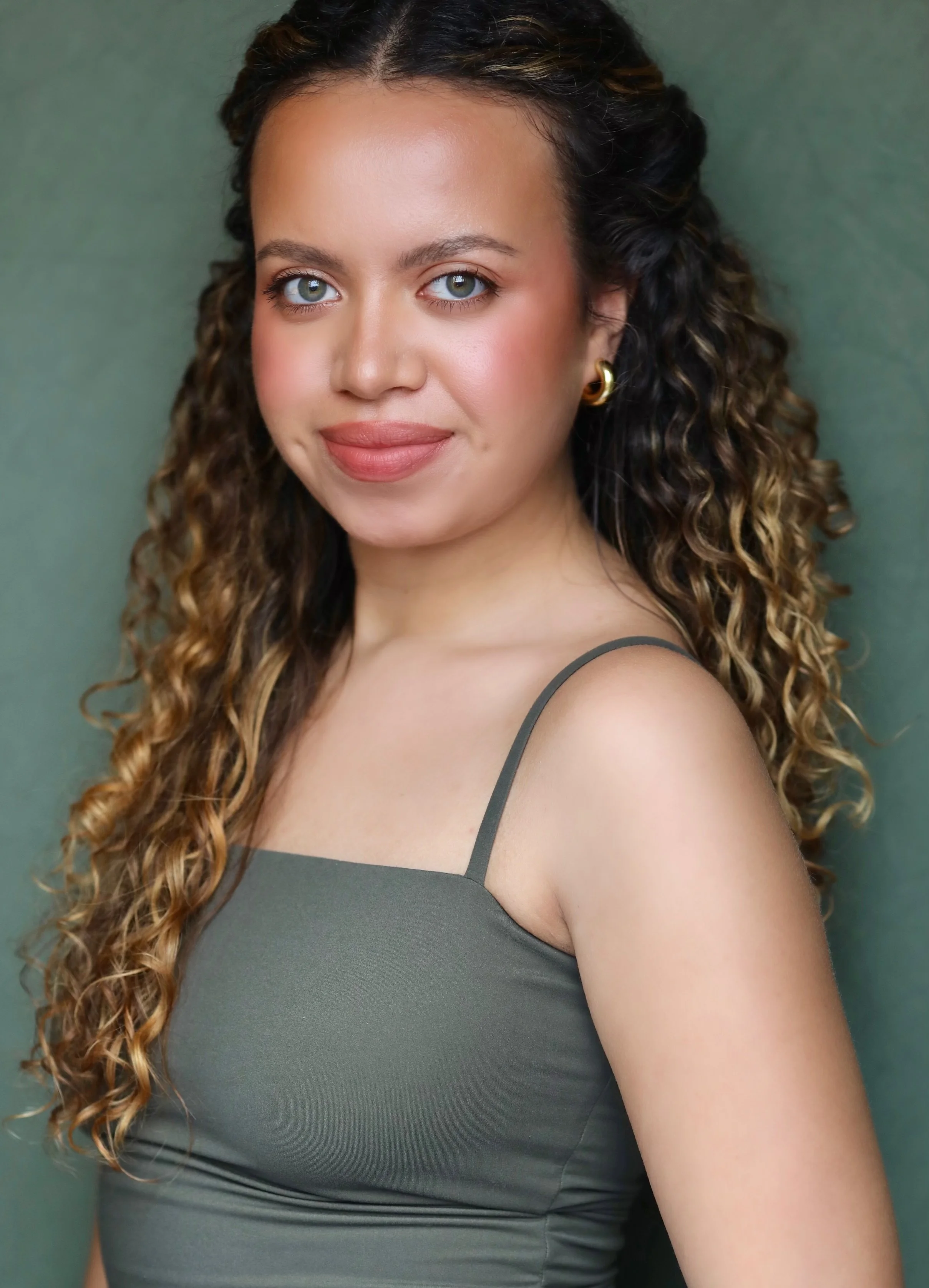 Raelyn Headshot 2026.jpg