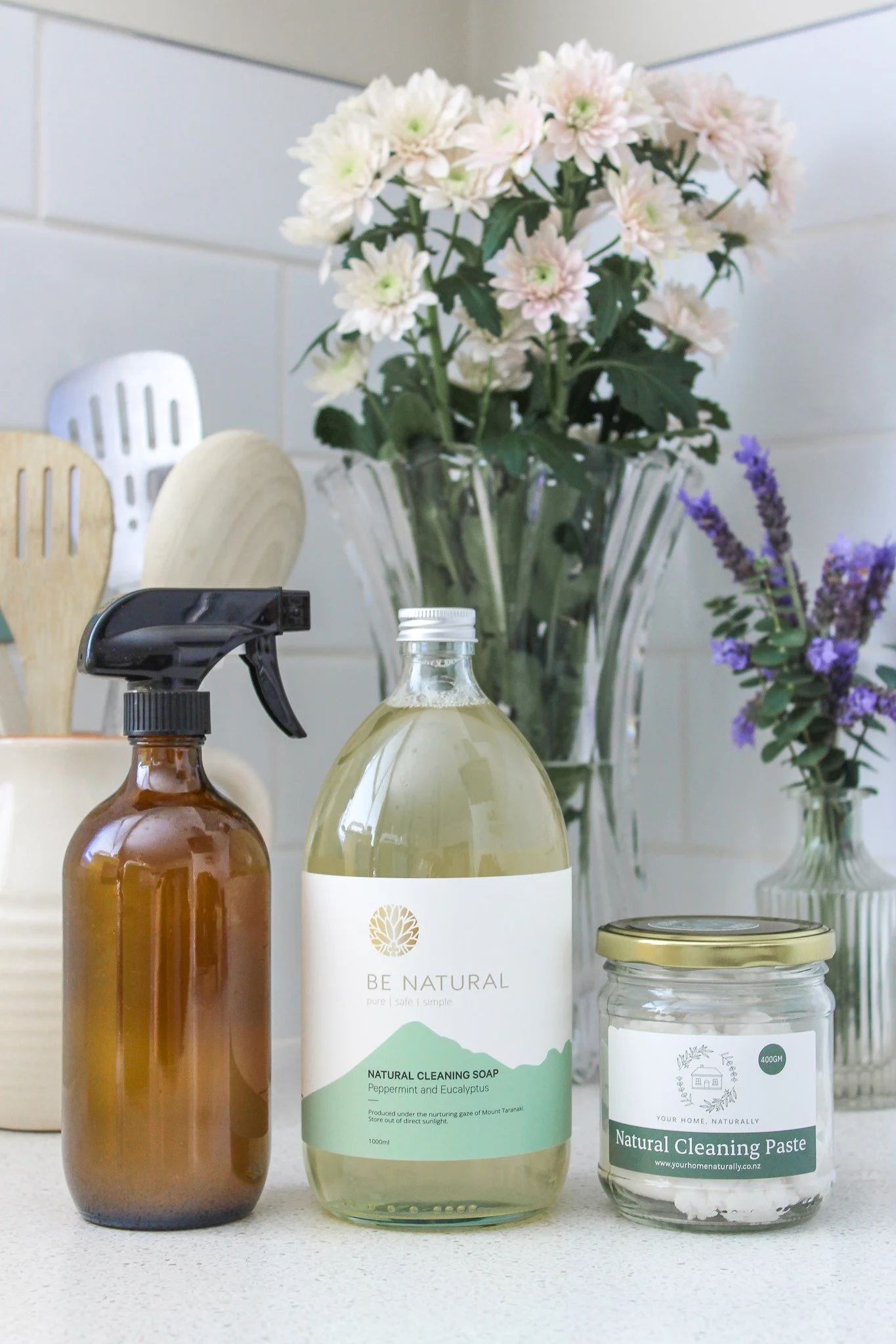 Your Home Naturally 2025-044 Kitchen Cleaning.jpg (Copy)