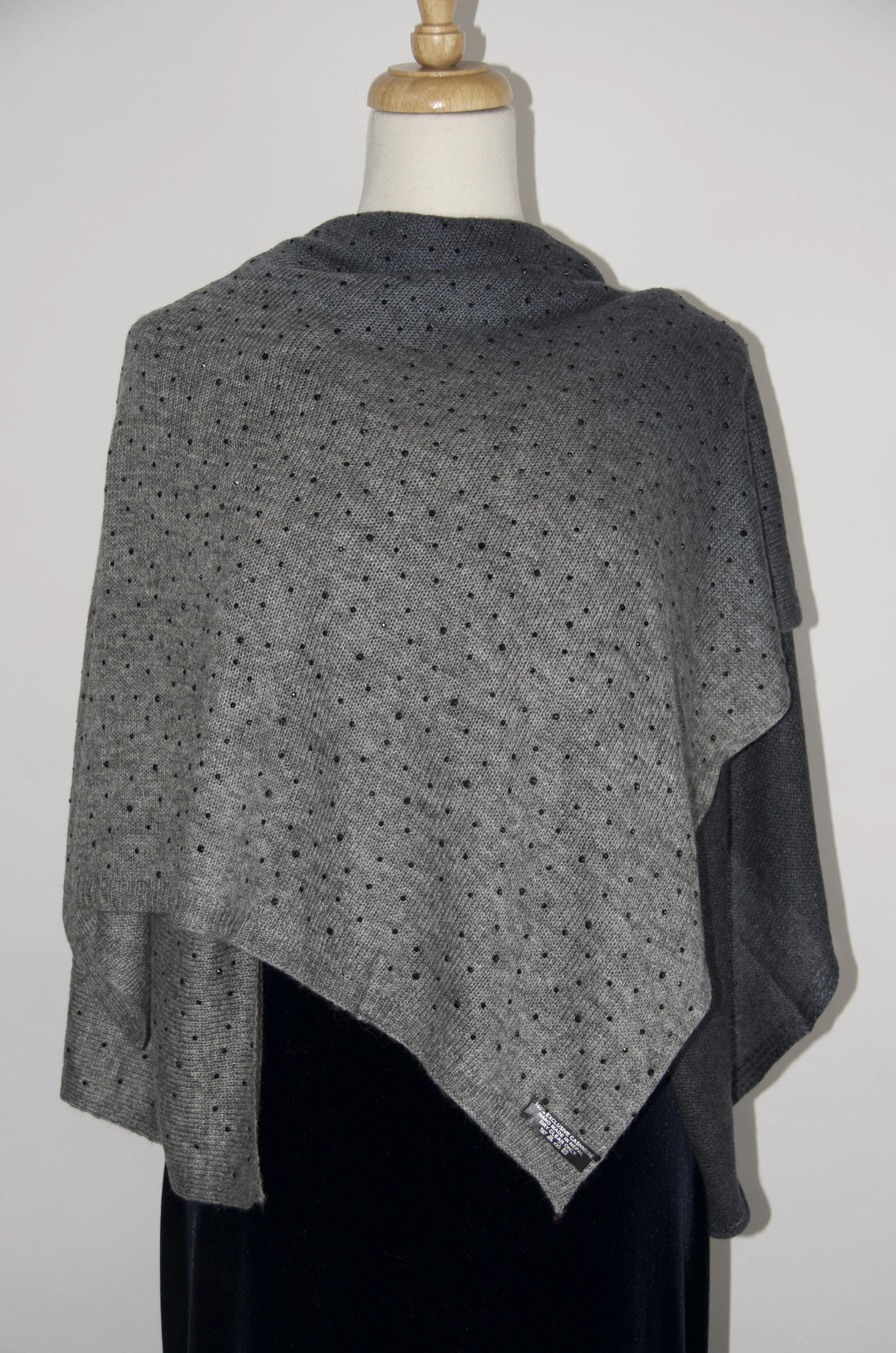 Pure Cashmere Shaded grey with topaz.jpg