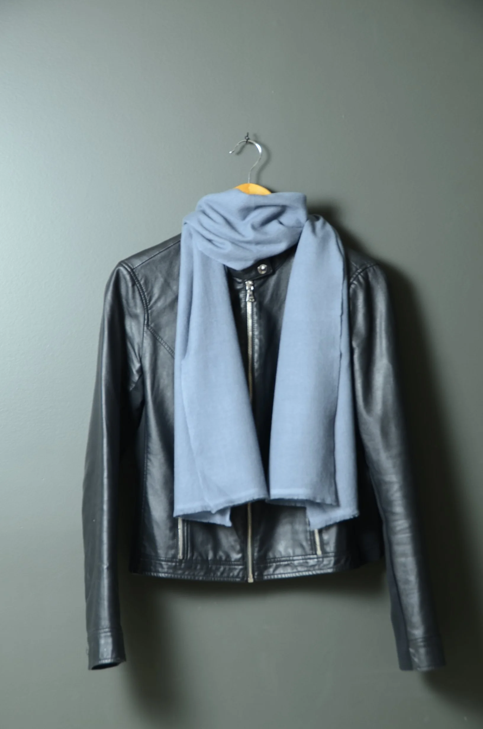 SharkSkin Grey Pure Cashmere Travel Neck Scarf Small and Light -Unisex - Landscape