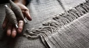 Yak weaving yarn - Portrait
