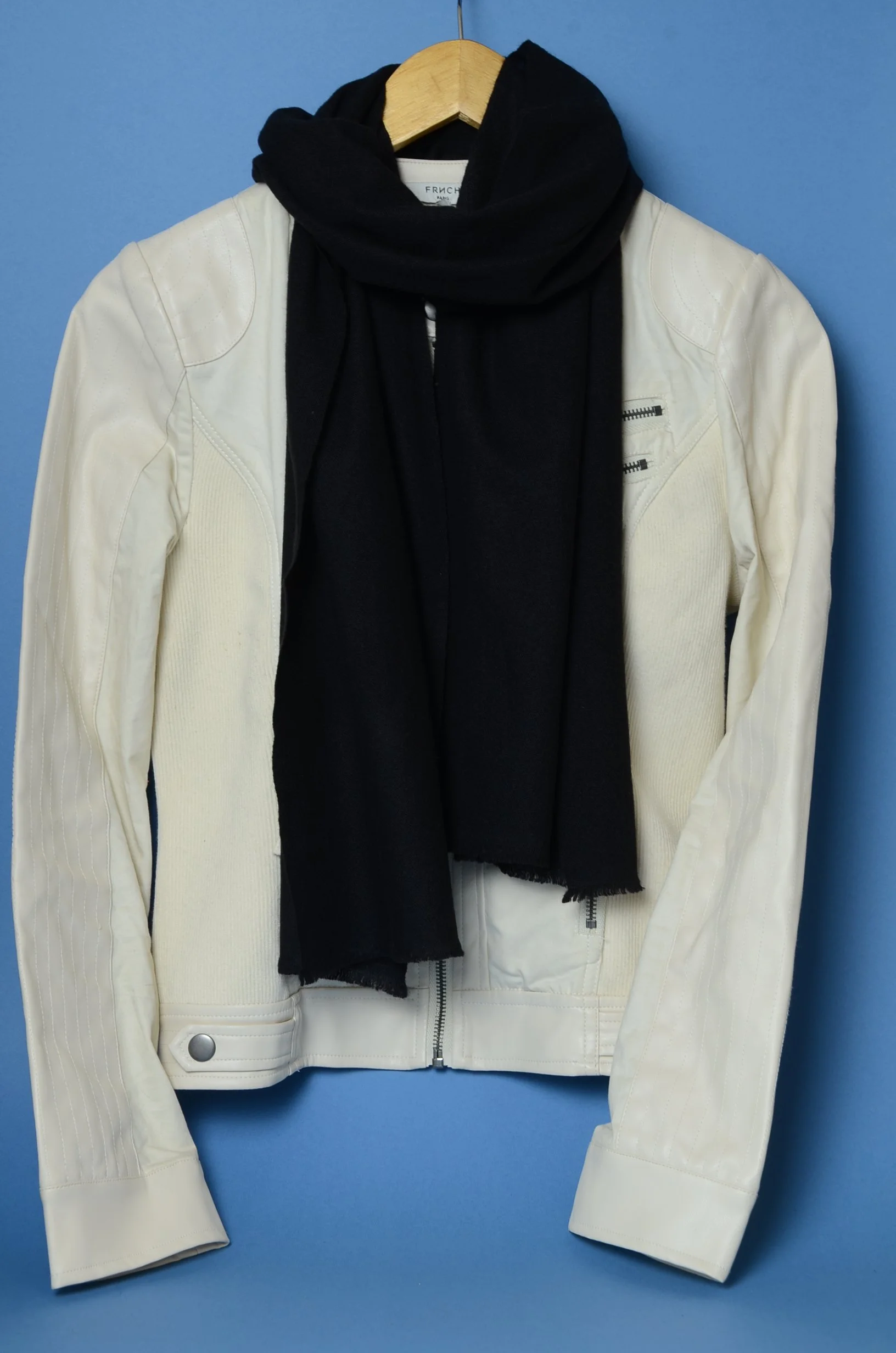 Black Pure Cashmere Coat Scarf - Unisex - Landscape