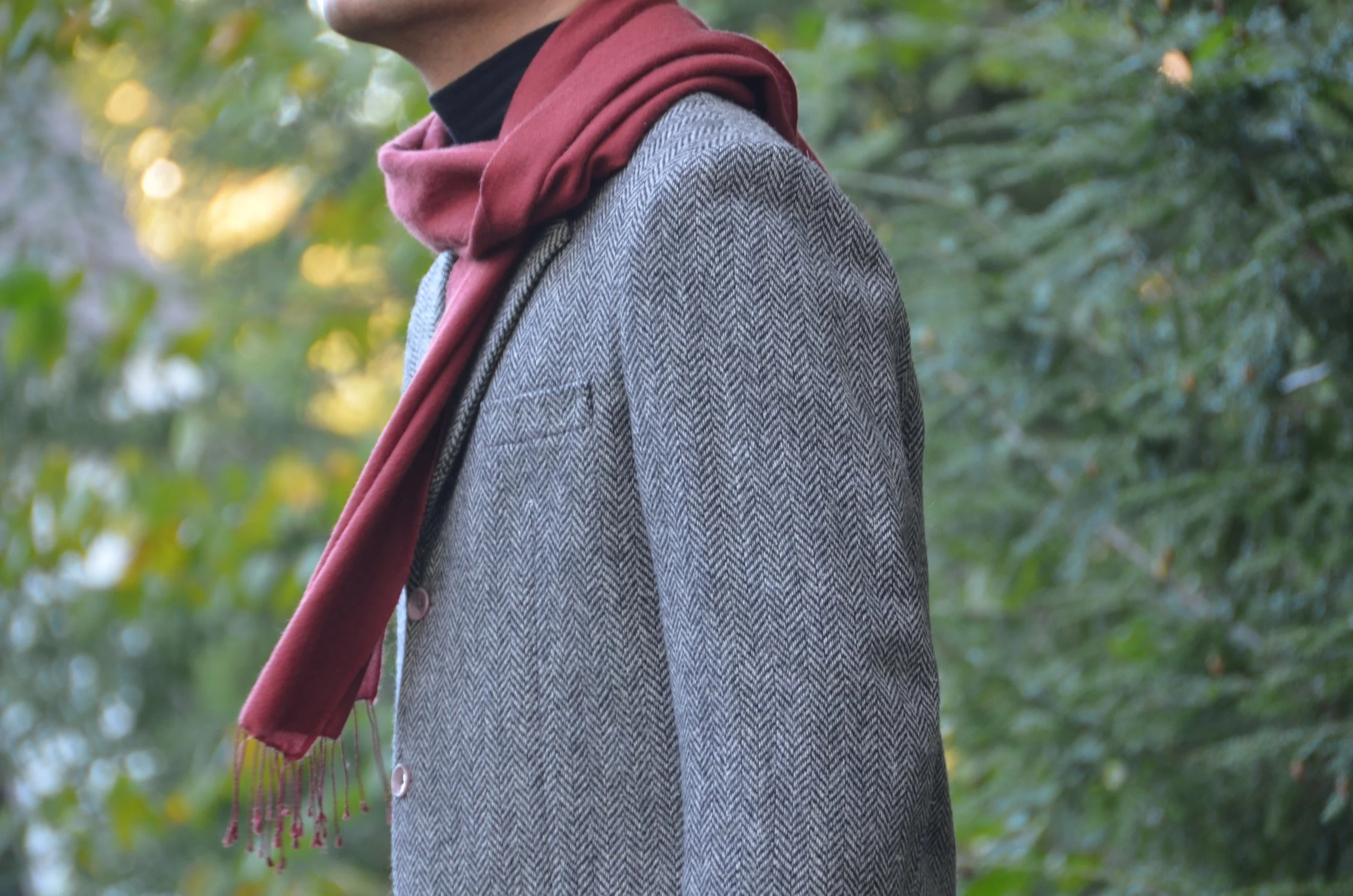 Slim Pure Cashmere and Silk Coat Neck Scarf In Herringbone Weave