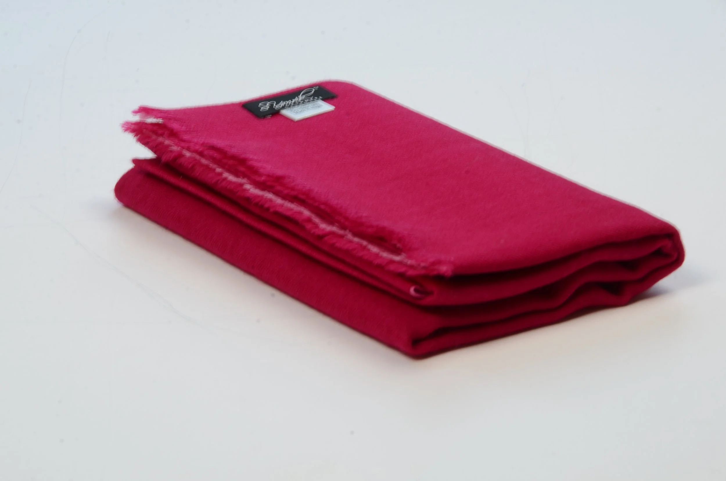 Fushias Pure Cashmere Elegant Ombre Fringed Shawl