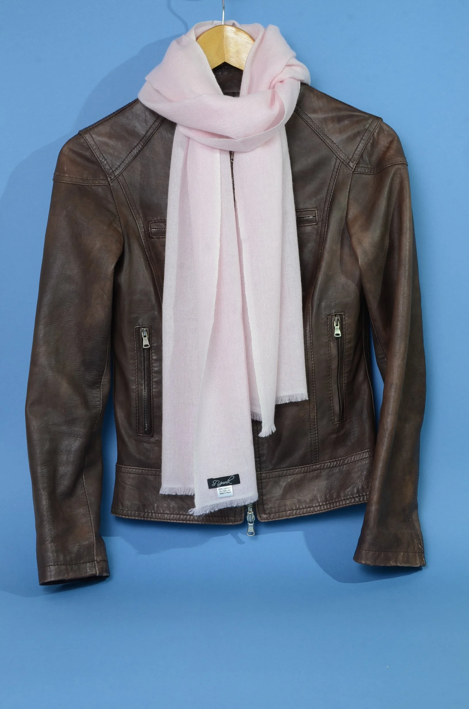 Blushing Pink Light Travel Pure Cashmere Neck Scarf - Landscape