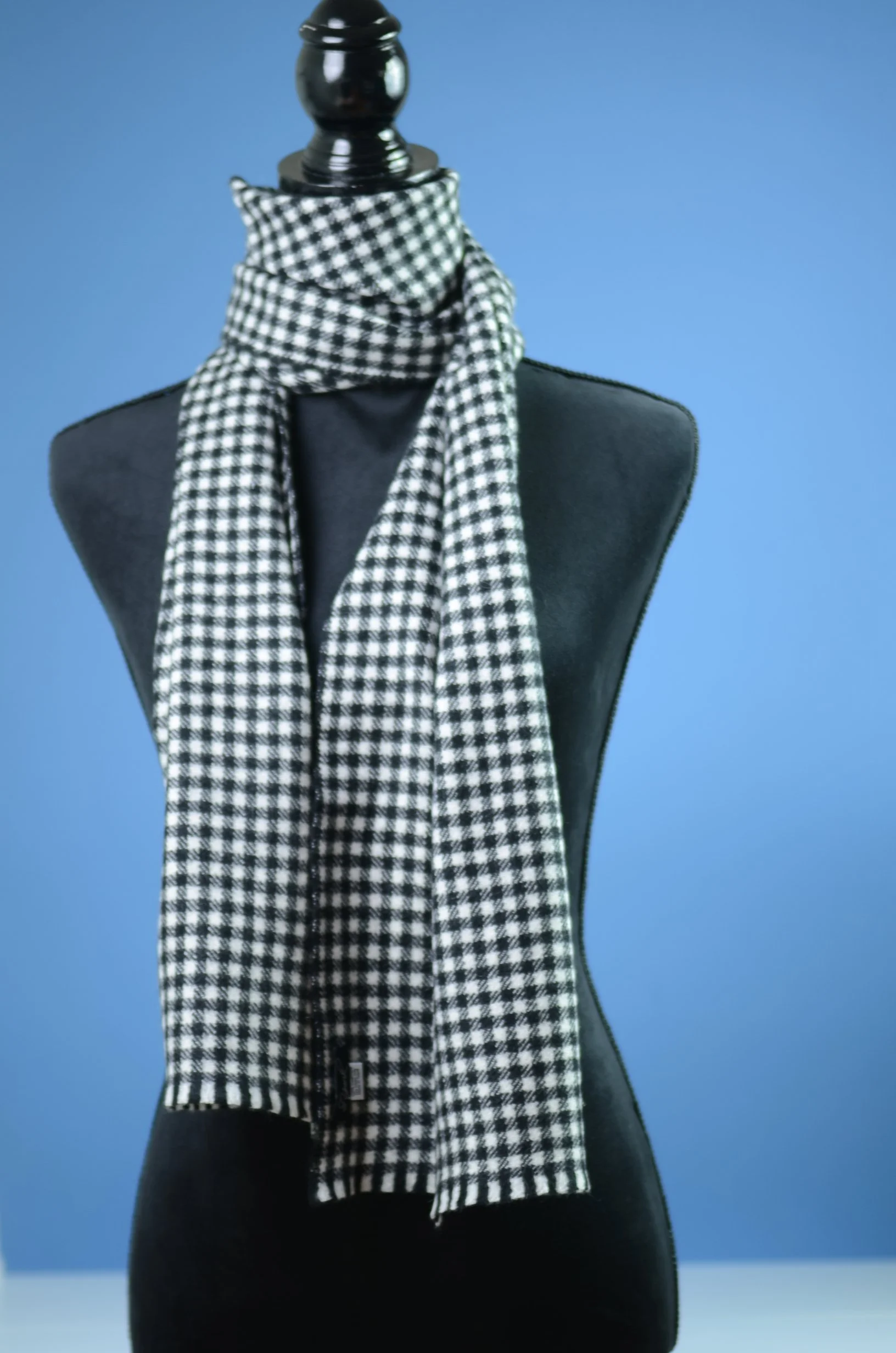 Black and White checks Pure Cashmere Handwoven Scarf in Houdsthooth - Landscape (Copy)