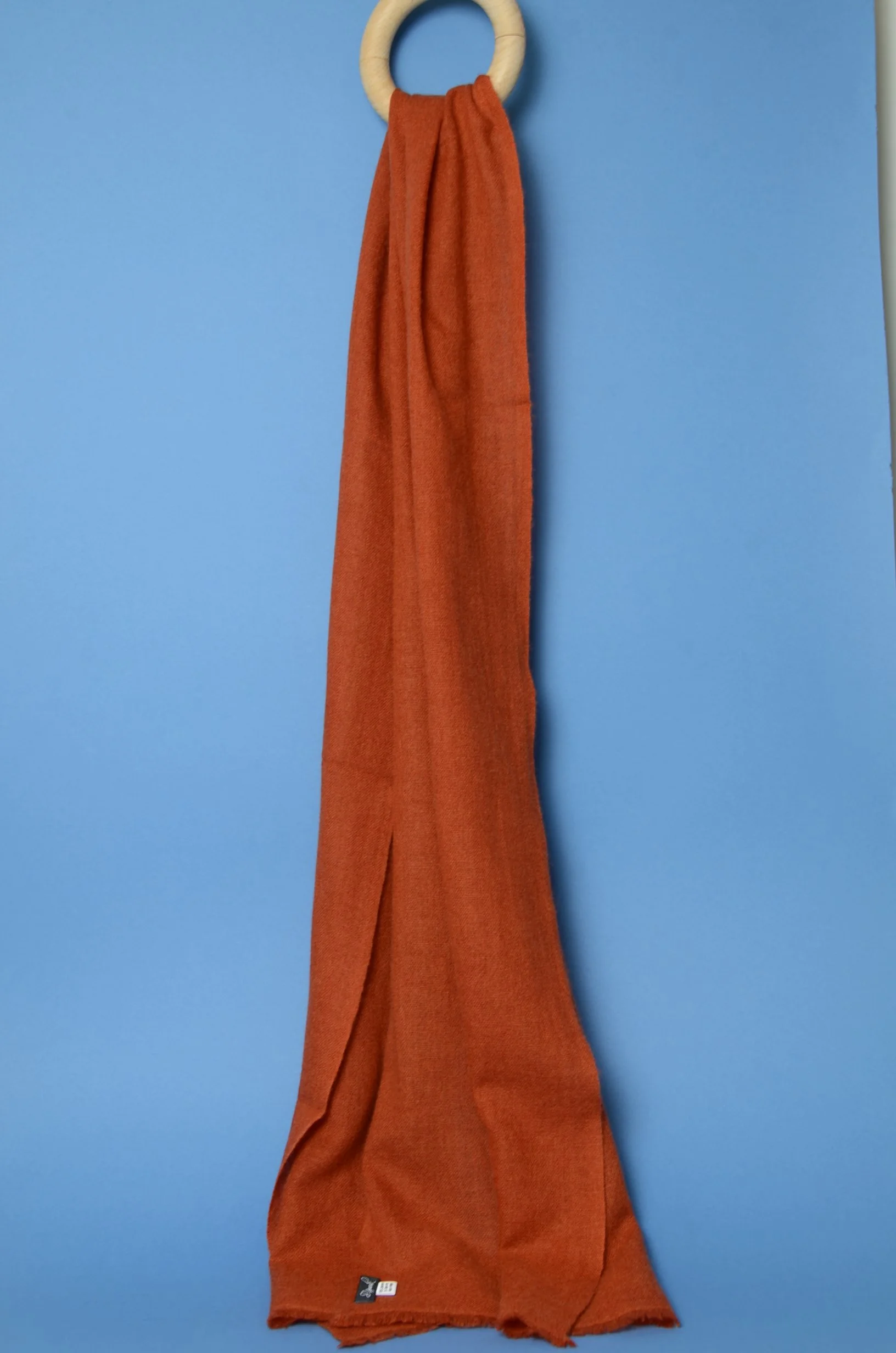 Potters Clay Pure Cashmere Travel Neck Scarf Small and Light -Unisex - Portrait