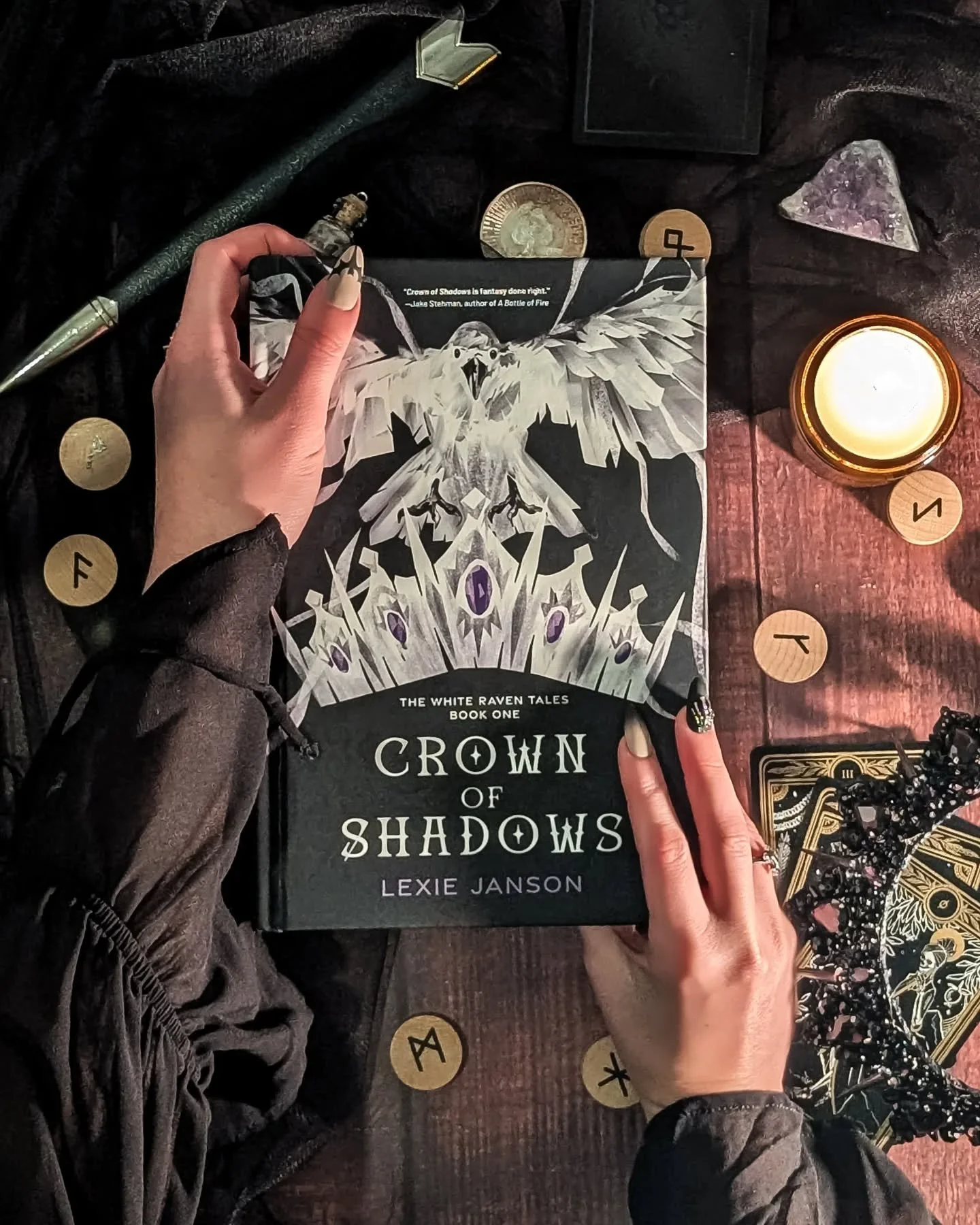 I cannot believe that exactly a month ago, my debut dark fantasy novel - Crown of Shadows, the first instalment of The White Raven Tales series has been officially published. It has been long overdue, and I couldn't be happier with the first reviews,