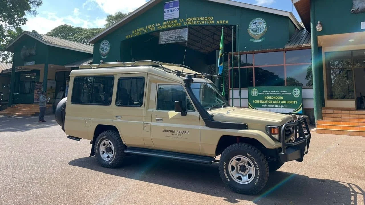 Safari-Jeep von Arusha Safaris in Arusha