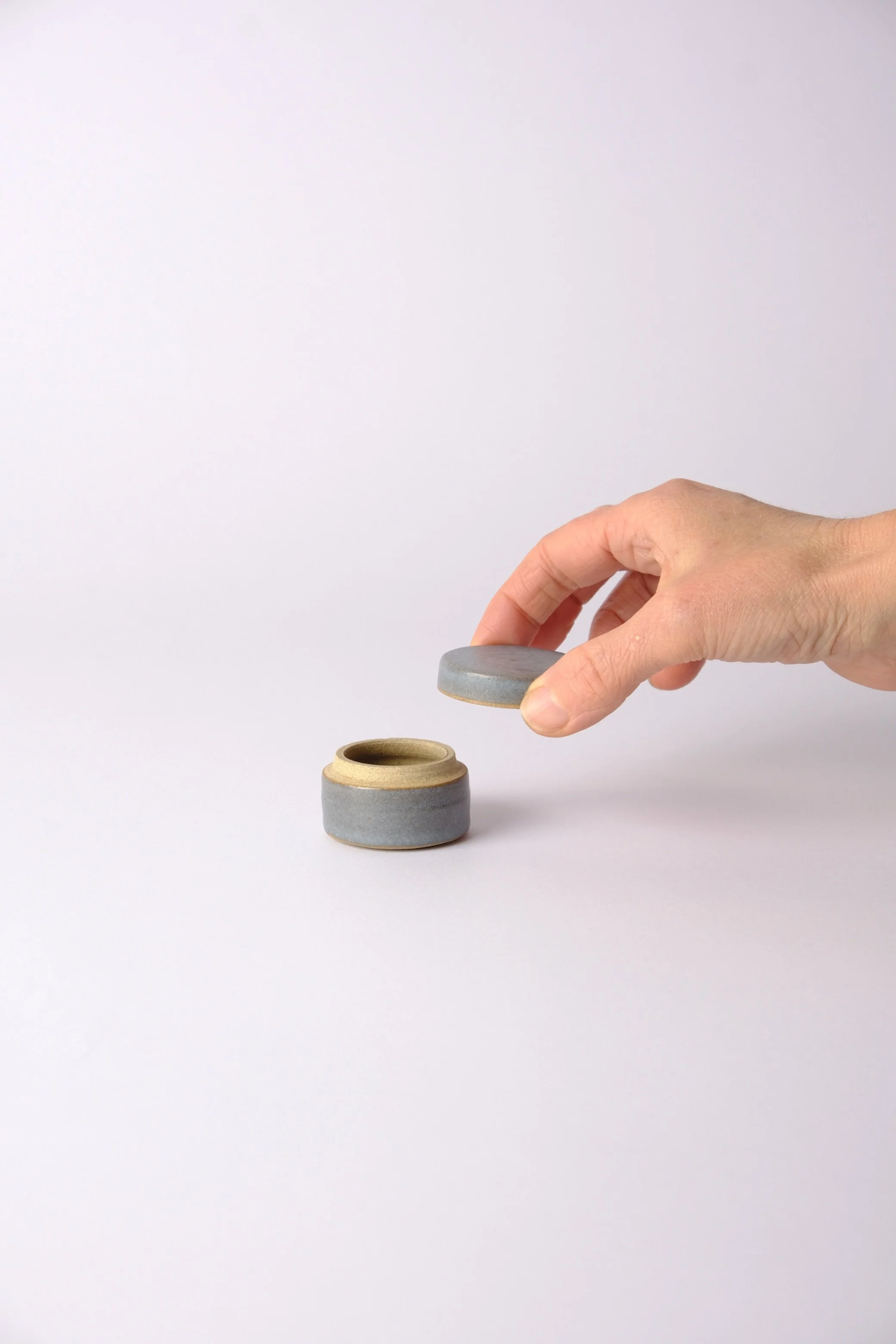 4cm Tiny Lidded Jar Welsh Thunder.