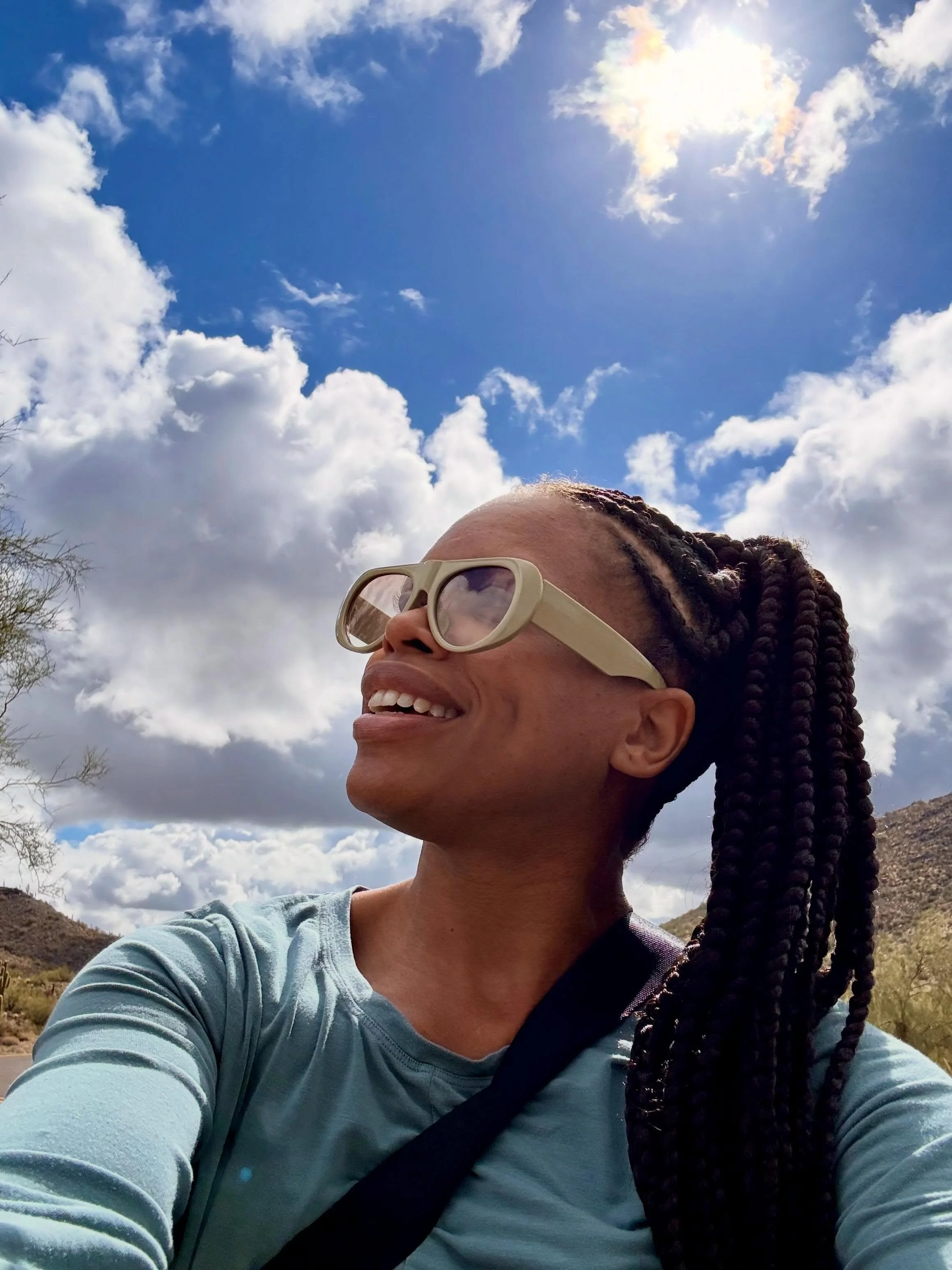 My hair has been free and fro&rsquo;d. It's time for some braids. 

I'm thinking some medium Knotless (singles).

The suggestion box is open&hellip;

#nedratawwab