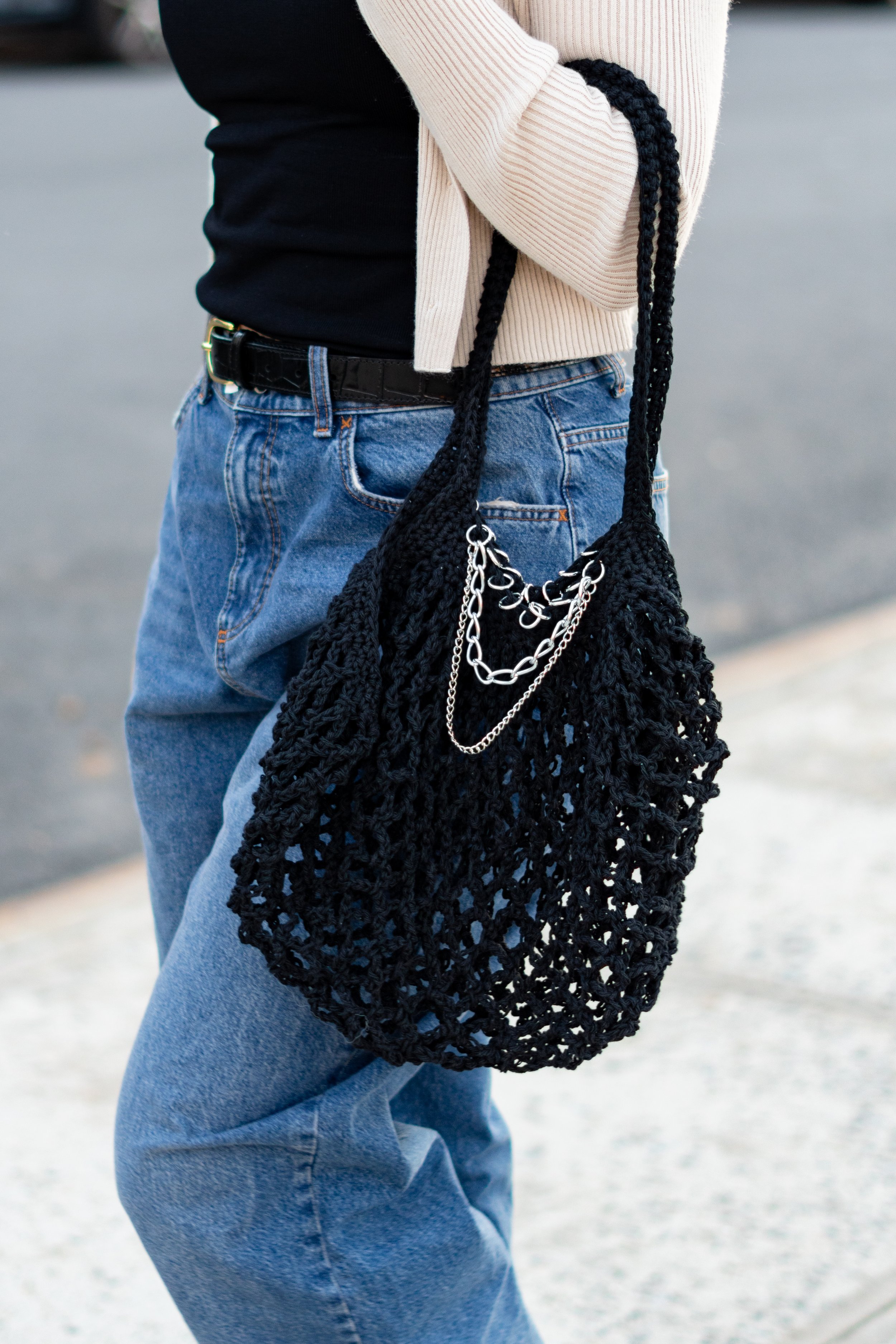 Mesh market bag with chains and piercings in black - hand crochet & 100% cotton