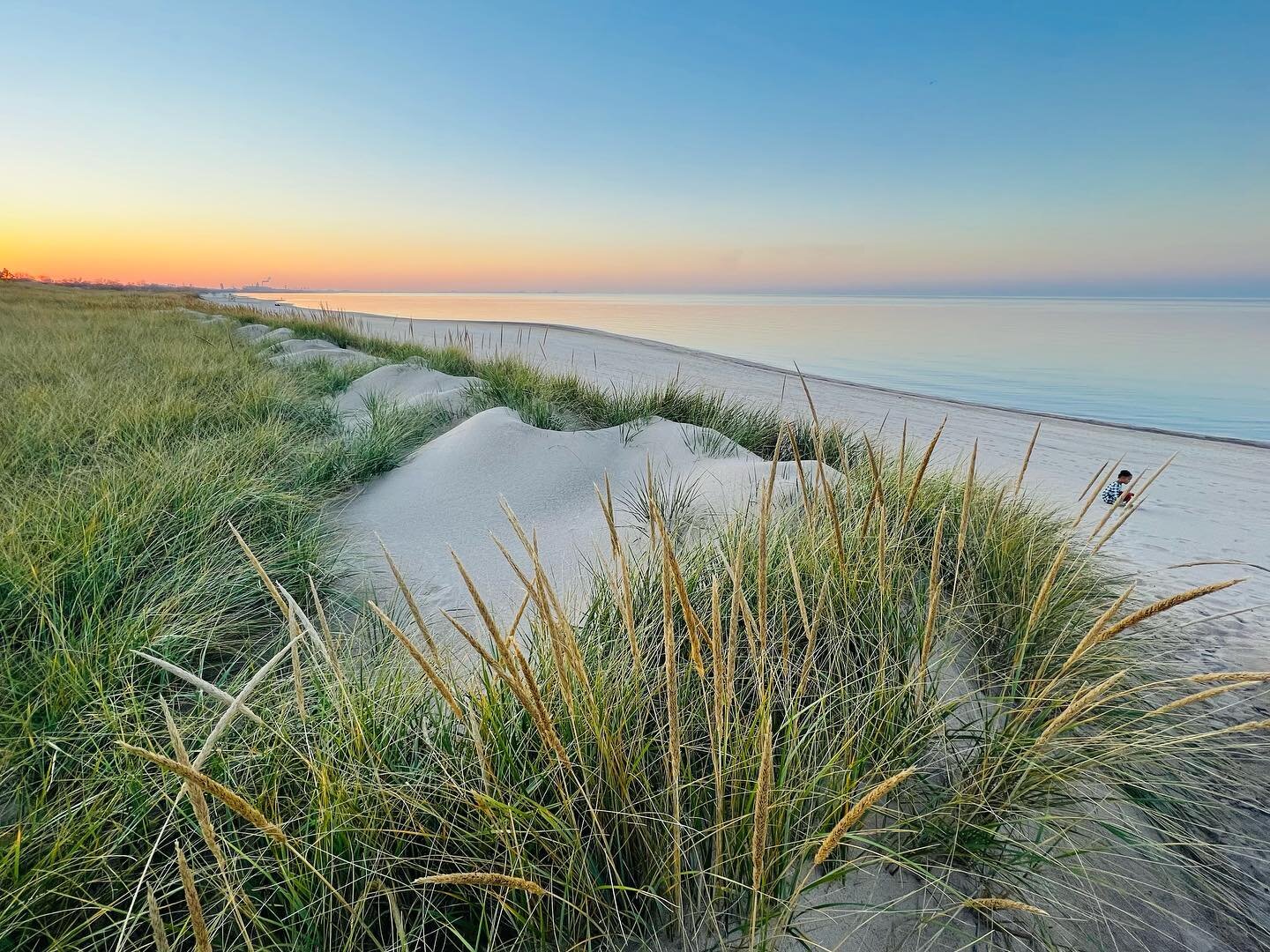 Proud to report that our gorgeous beachfront at Marquette Park will again host the Gary Air Show on August 5&amp;6!  #indianaduneshiking #IndianasCoolNorth #visitindiana #visitmillerbeach #alongthesouthshore #garyindiana #reimaginegary #nationalpark 