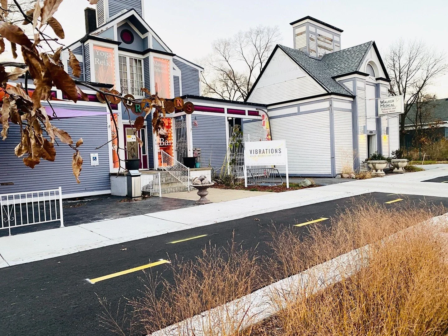 Are you riding your bike yet? 🚲
Don&rsquo;t forget this easy 20-minute ride from the South Shore Station to Lake Street Beach&mdash;with a perfect stop at Vibrations for a delicious smoothie along the way.
.
.
.
#VisitMillerBeach #AlongtheSouthShore