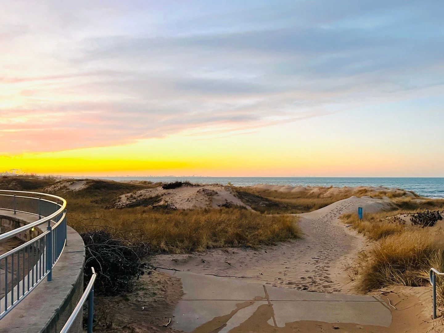It's hard to describe how pretty our coast is here, the drifting dunes, Lake Michigan and the Chicago skyline all come together in such a perfect way.
.
.
.
#VisitMillerBeach #AlongtheSouthShore #GaryIndiana #IndianaDunes #LakeMichigan