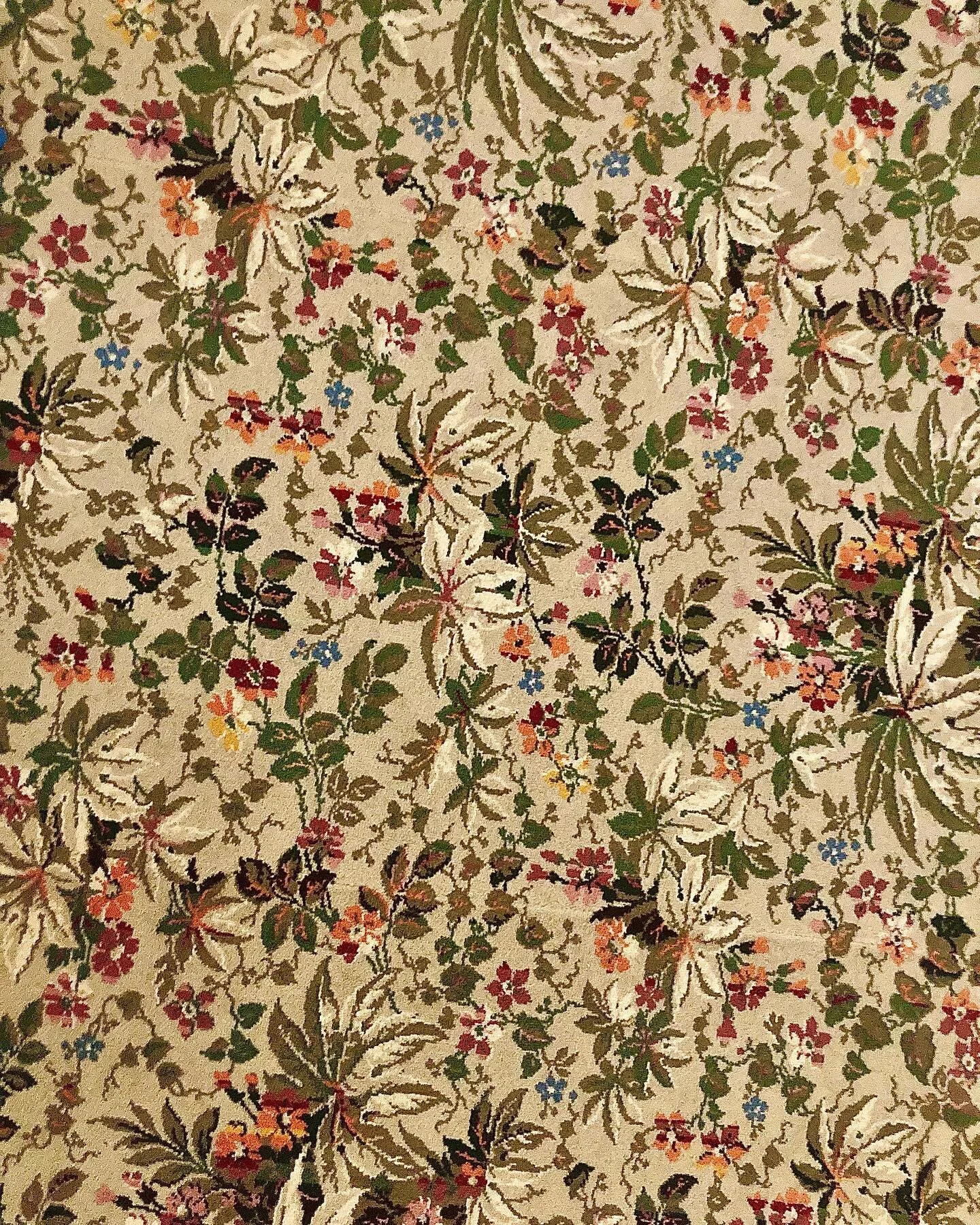 Royal Aloha Hawaiian Textiles πΊππΈ
Carpet Patterns @iolanipalacehi and diverse plant species of Oahu, Hawaii