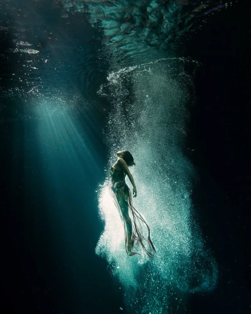 07-Iris-van-Herpen-Carte-Blanche-SS23-Atmosphere-shot_1-50.jpg