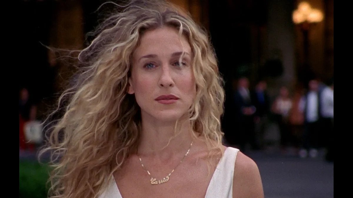 SATC-Carrie-Necklace-Still.jpg