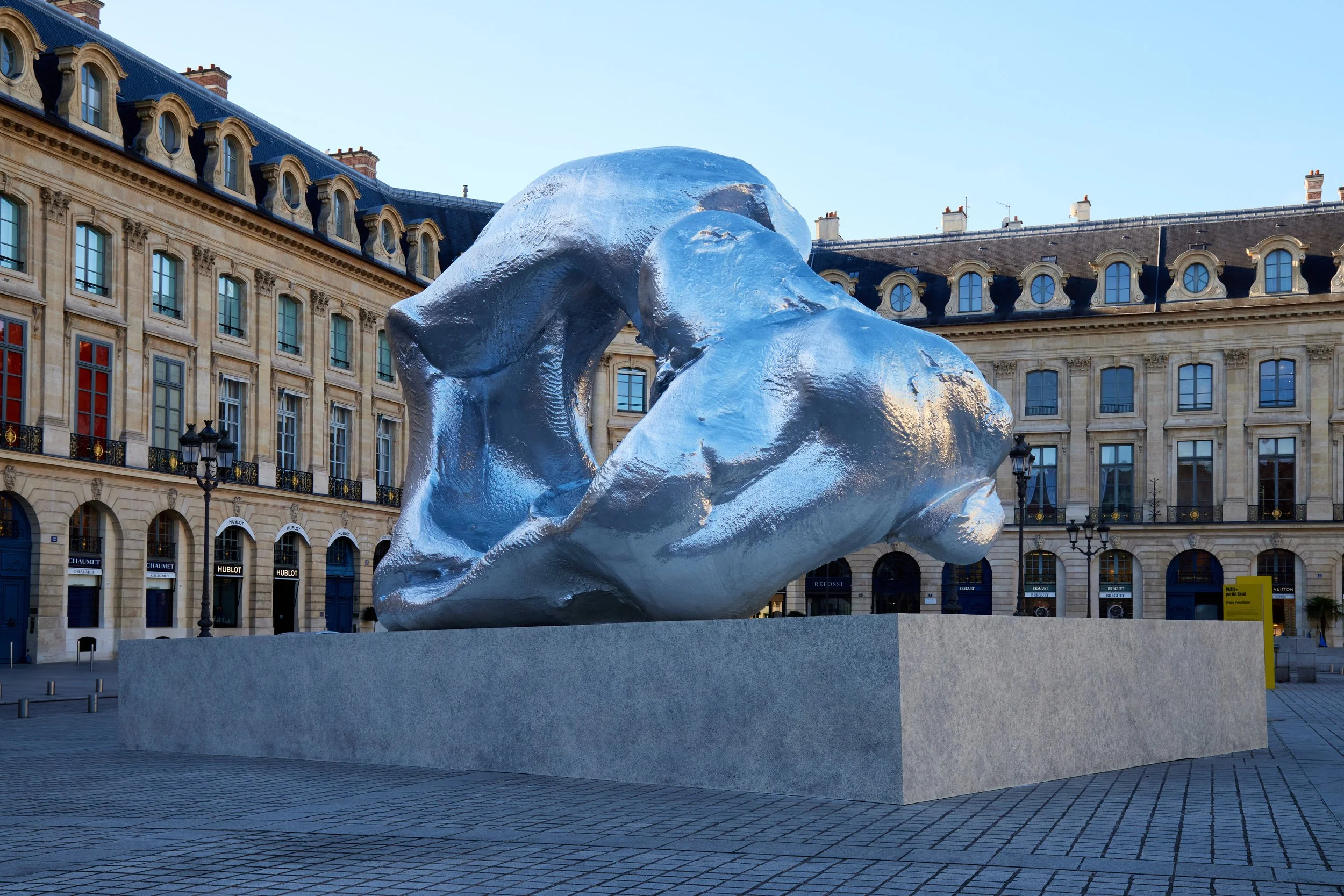 URs_Fischer_Paris_plus_par_Art_Basel_HiRes.jpg