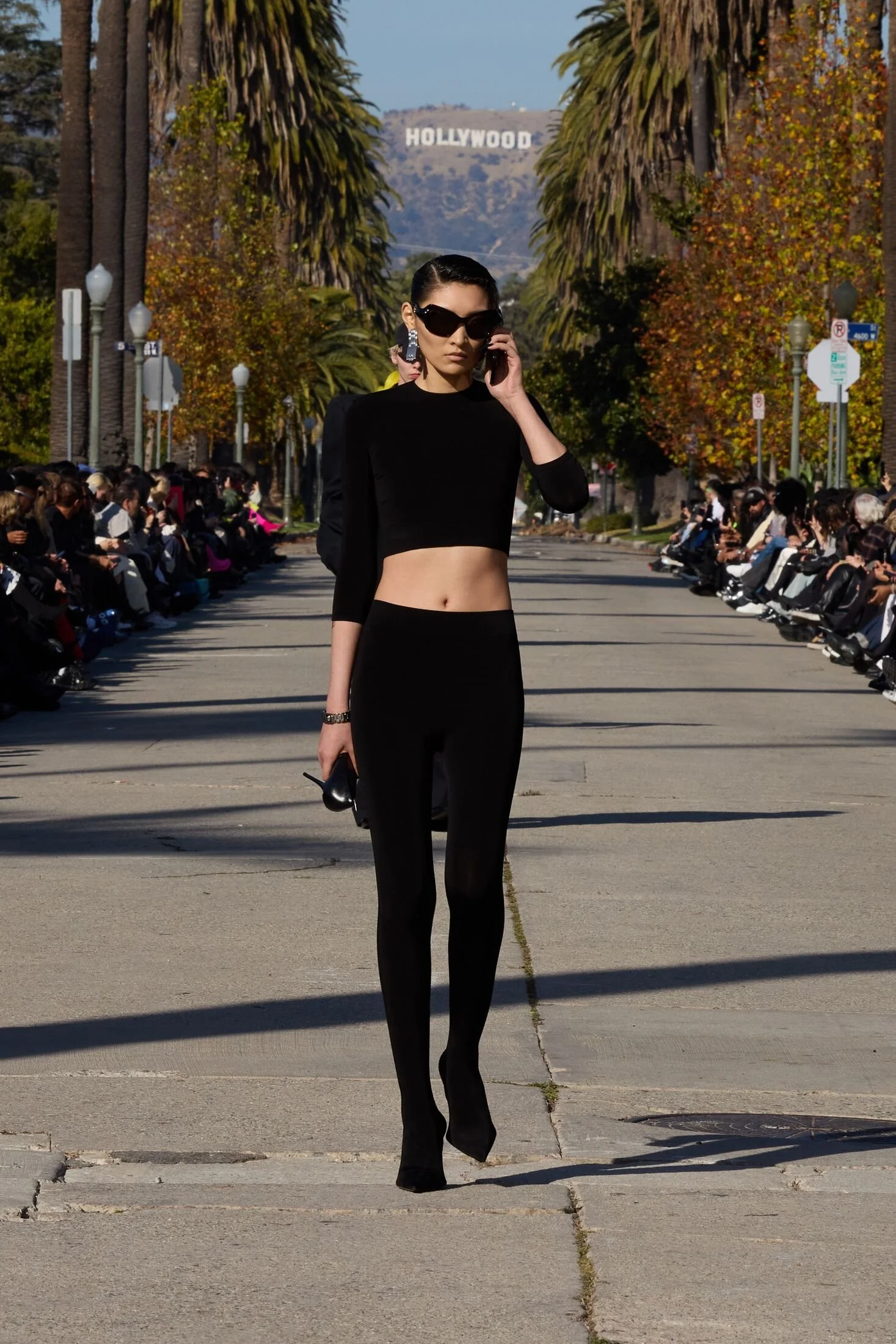 Large-EDITO_DK_MB_LB_FA24_BALENCIAGA_FA24LOOKBOOK_LOOK50_2000x3000_2x3.jpg