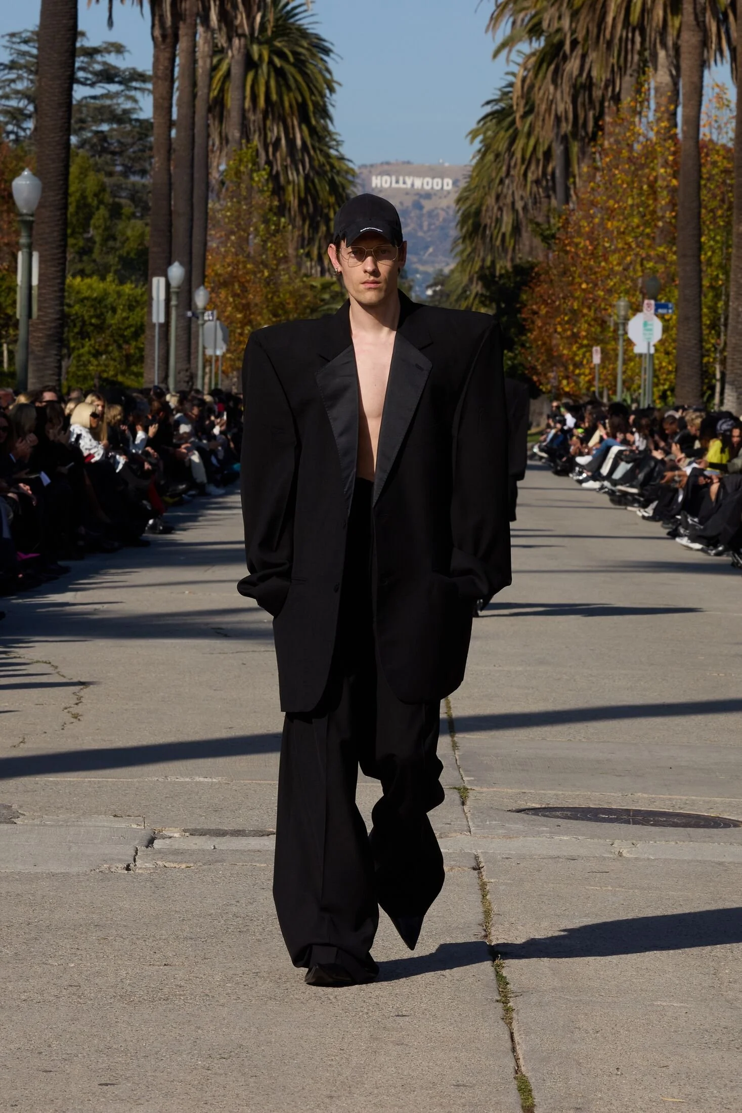 Large-EDITO_DK_MB_LB_FA24_BALENCIAGA_FA24LOOKBOOK_LOOK46_2000x3000_2x3.jpg