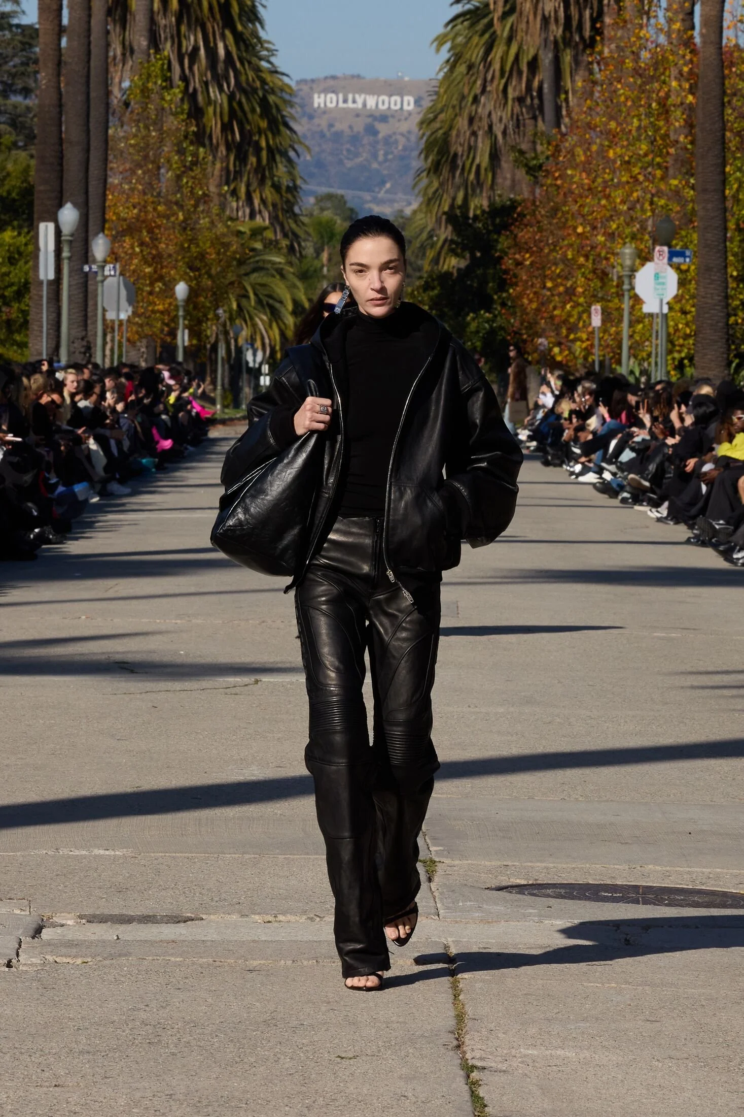 Large-EDITO_DK_MB_LB_FA24_BALENCIAGA_FA24LOOKBOOK_LOOK32_2000x3000_2x3.jpg