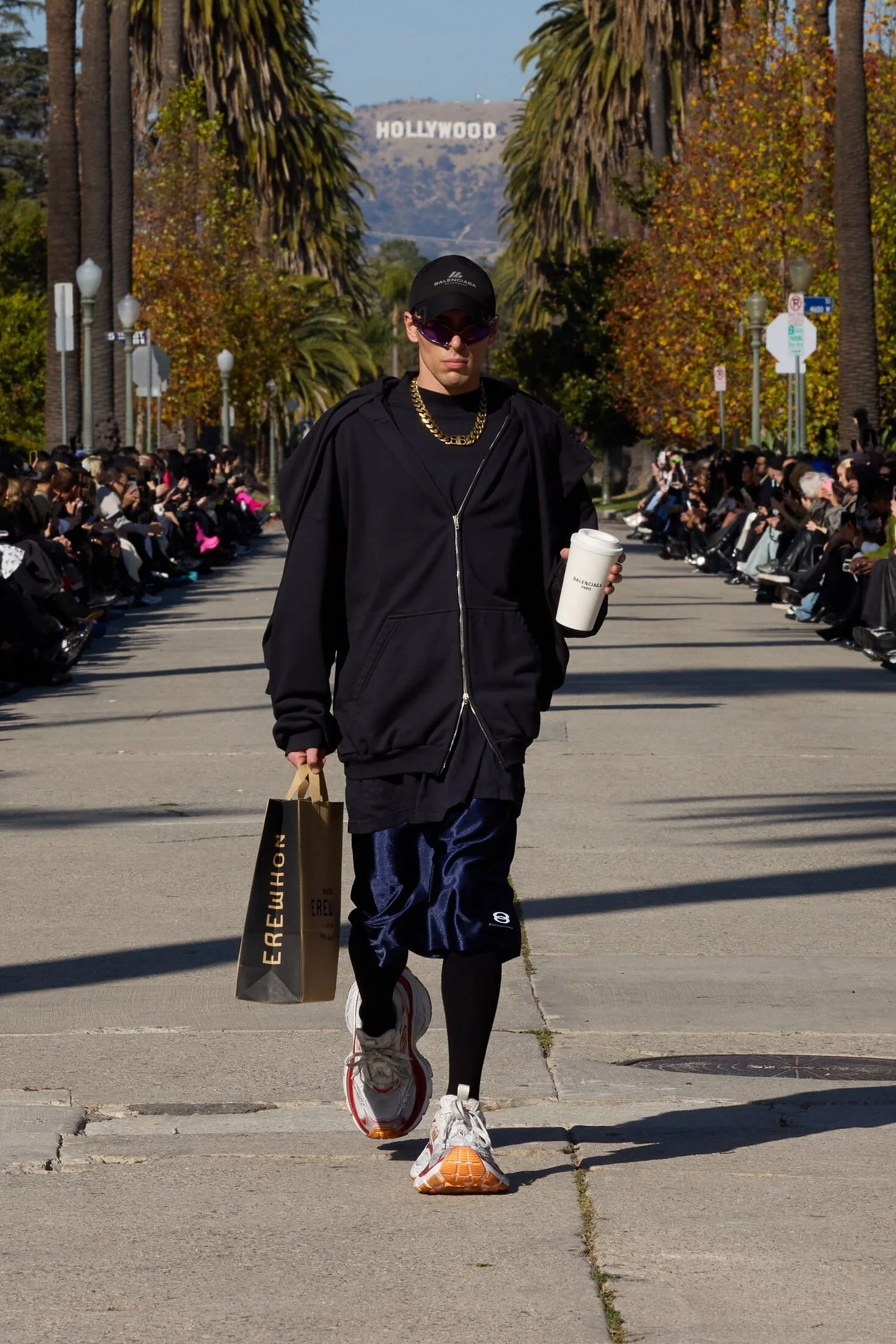 Large-EDITO_DK_MB_LB_FA24_BALENCIAGA_FA24LOOKBOOK_LOOK07_2000x3000_2x3.jpg
