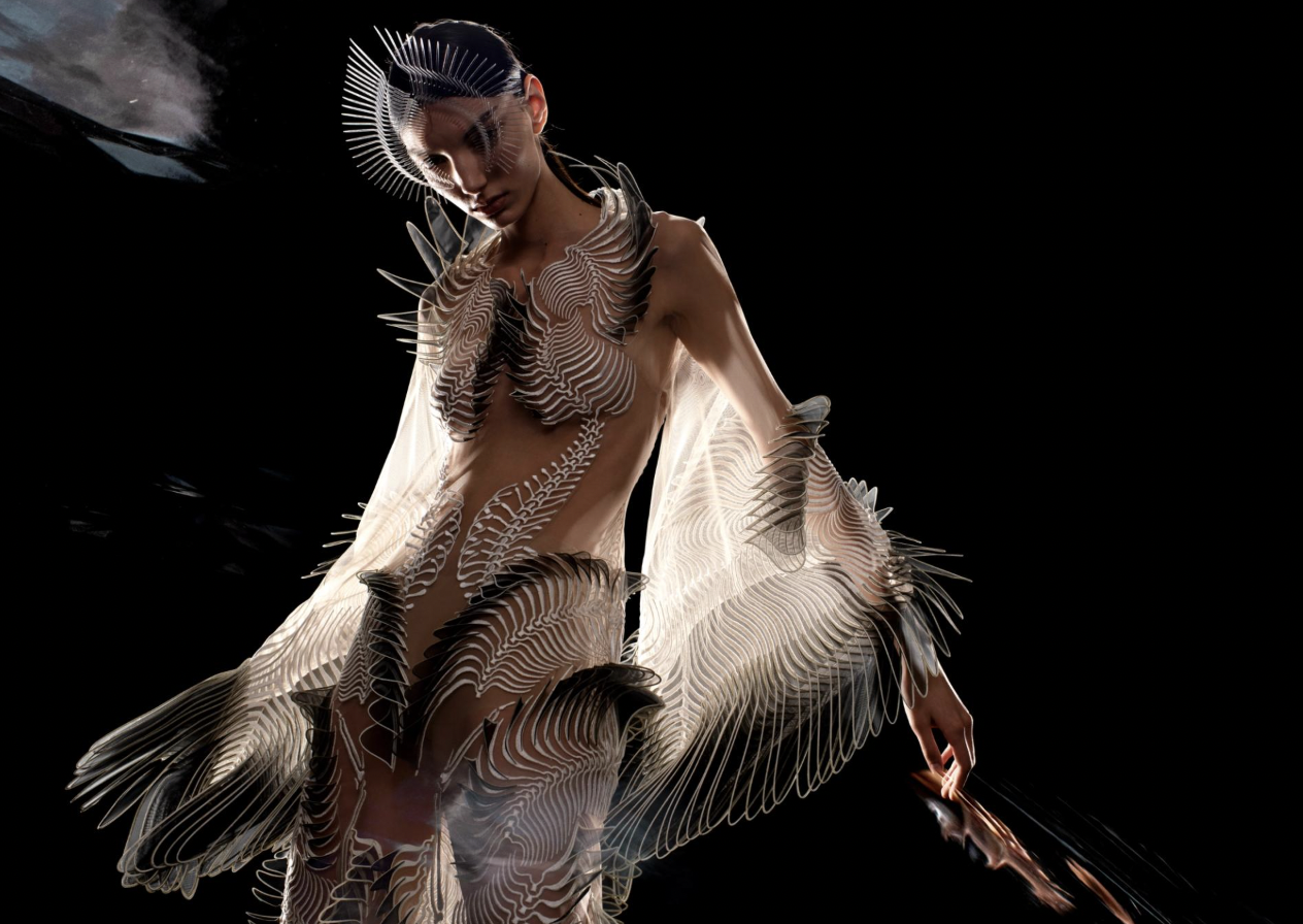 IRIS HERPEN: SCULPTING THE SENSES