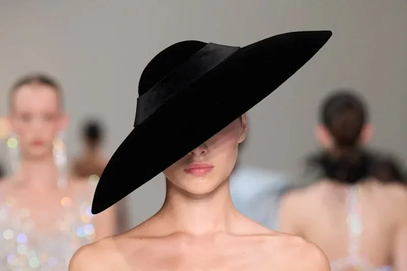 PARIS HAUTE COUTURE BEAUTY PORTRAITS