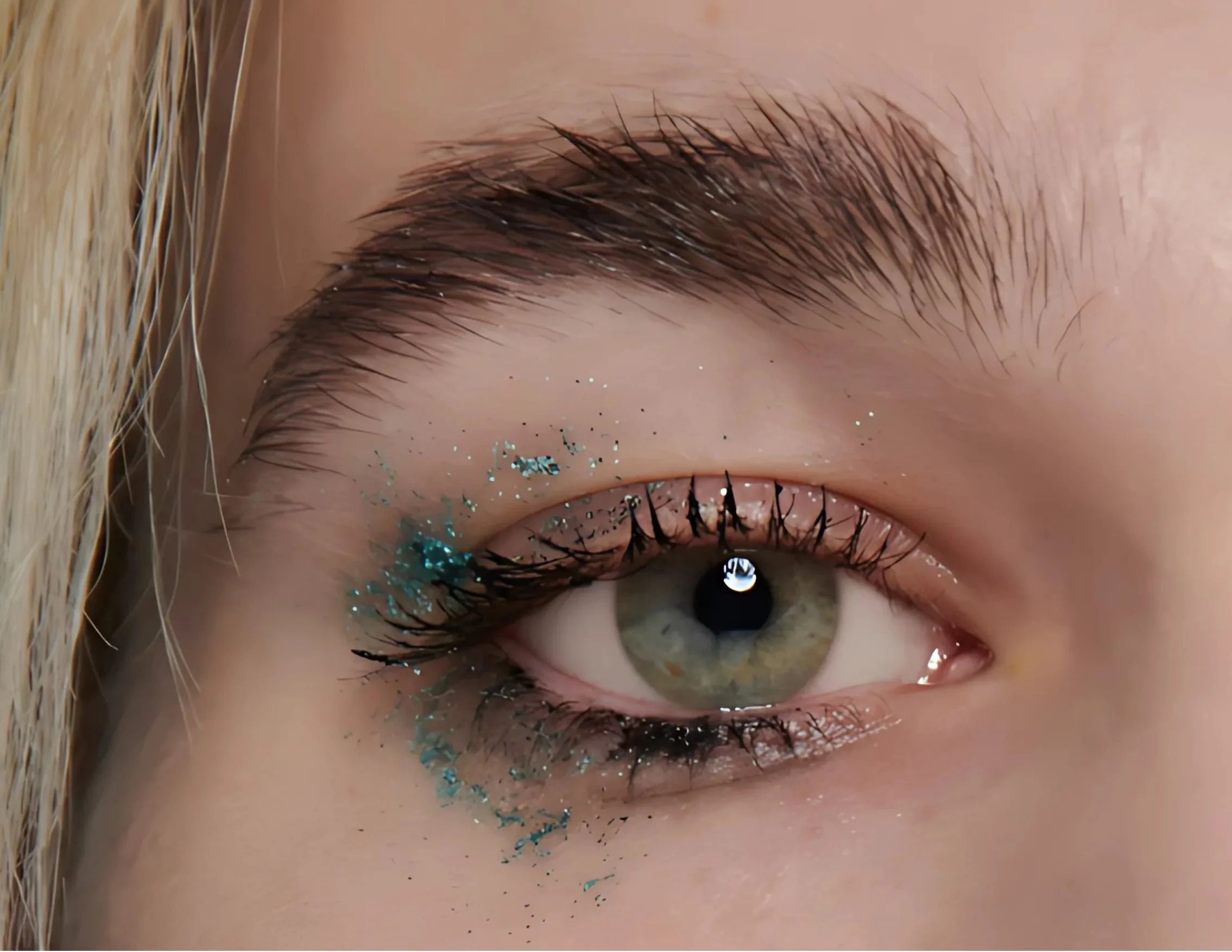 SMUDGED FREEDOM: THE SUMMER EYE THAT DOESN’T FOLLOW RULES