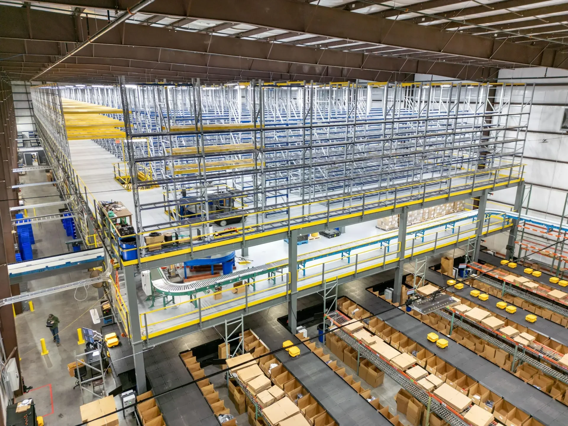 Warehouse Expansion Ontario: The Benefits of Multi-Level &amp; Mezzanine Construction