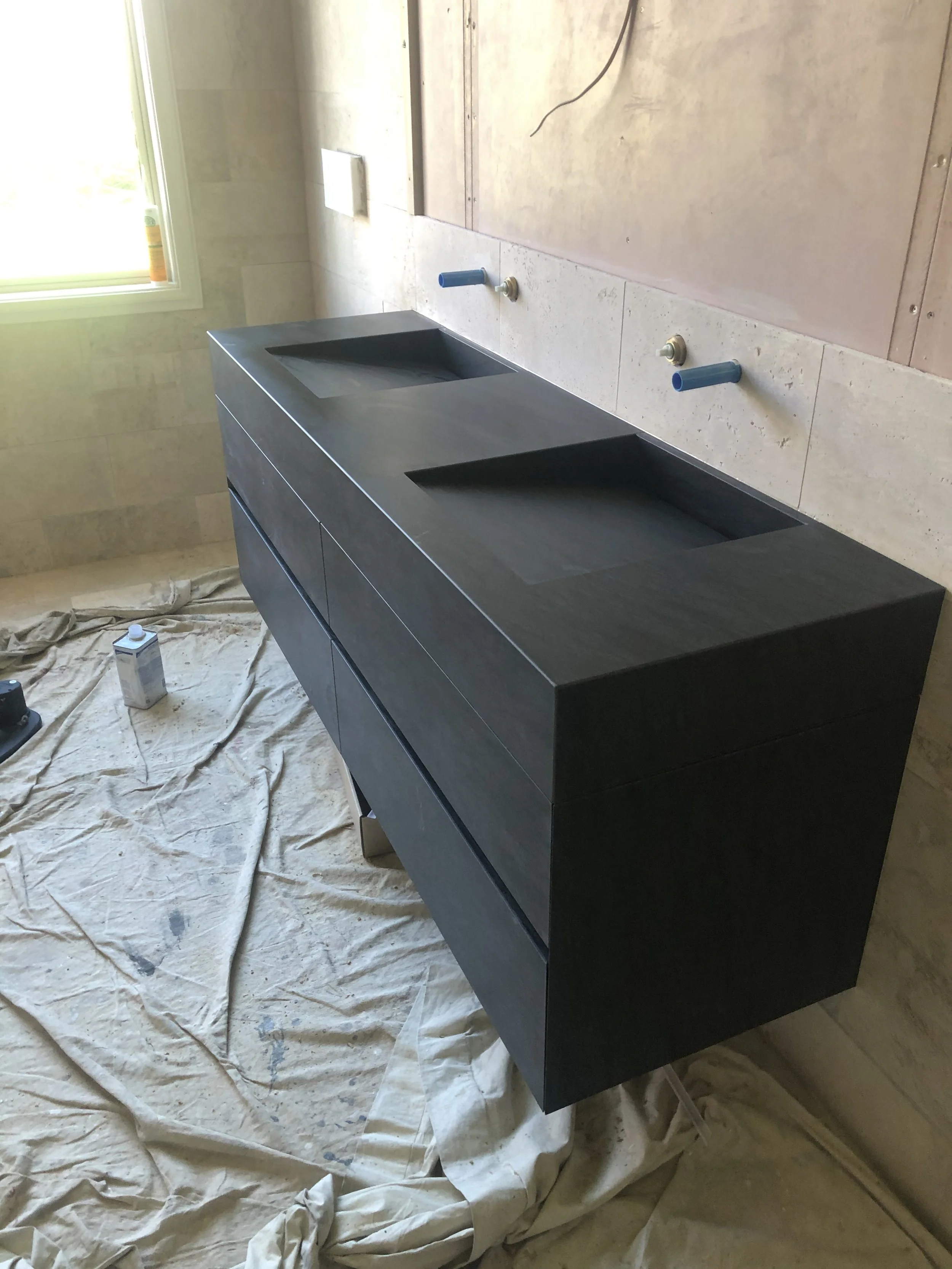 Quartzite Carbon Grey satin