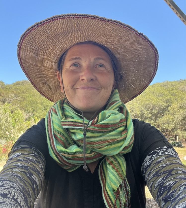 August 1st // Distilling herbs and making hydrosols with Carin Fortin