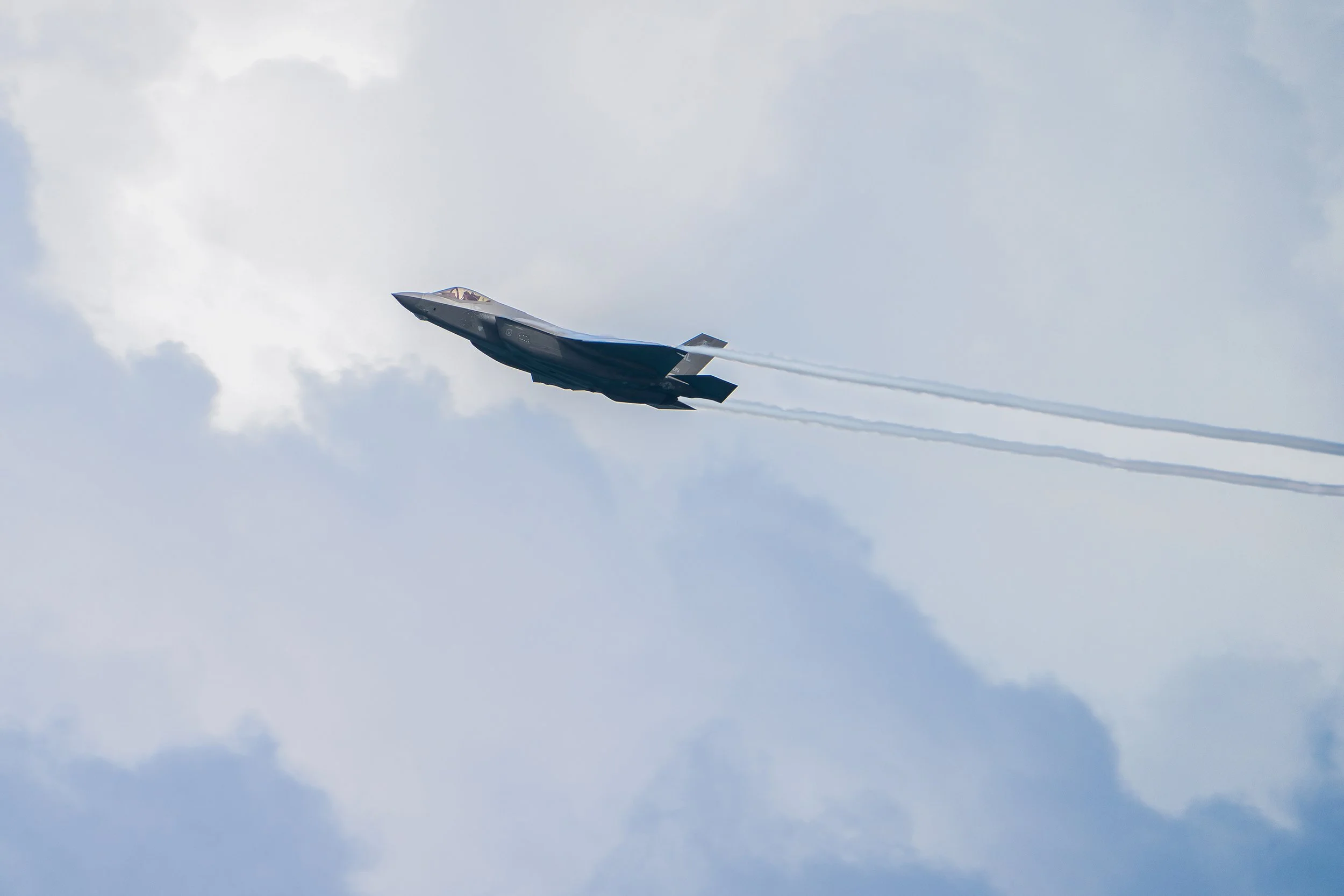 MiaAirShowjml01780v2rv2.jpg