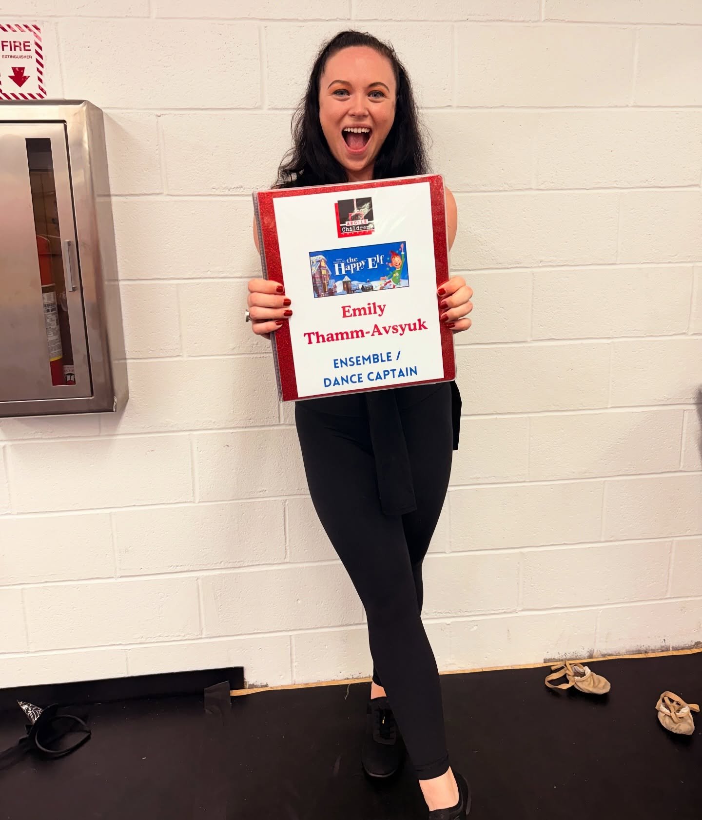 successfully finished my first day of elf training at the north pole ( @theargyletheatre ) !!!!!!! 🎄❤️🎅🏻✨💚🎁