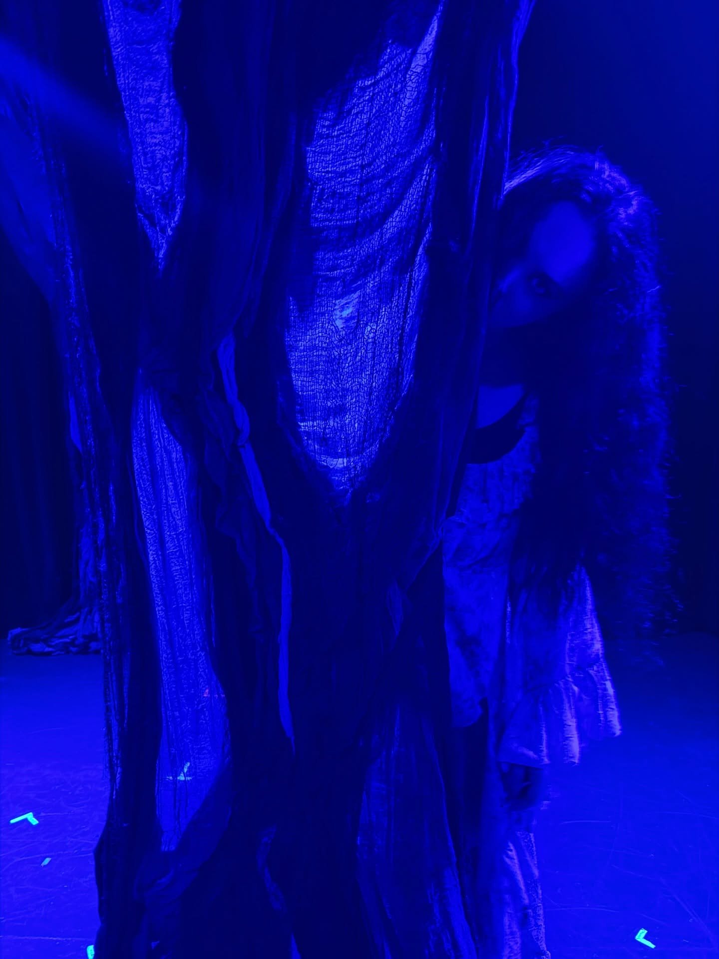 and just like that, i closed my first off broadway show! this experience has truly been so incredible, and i&rsquo;m so thankful that i got to spend spooky season in the hollow with such an amazing cast and crew! getting to perform in this magical ci