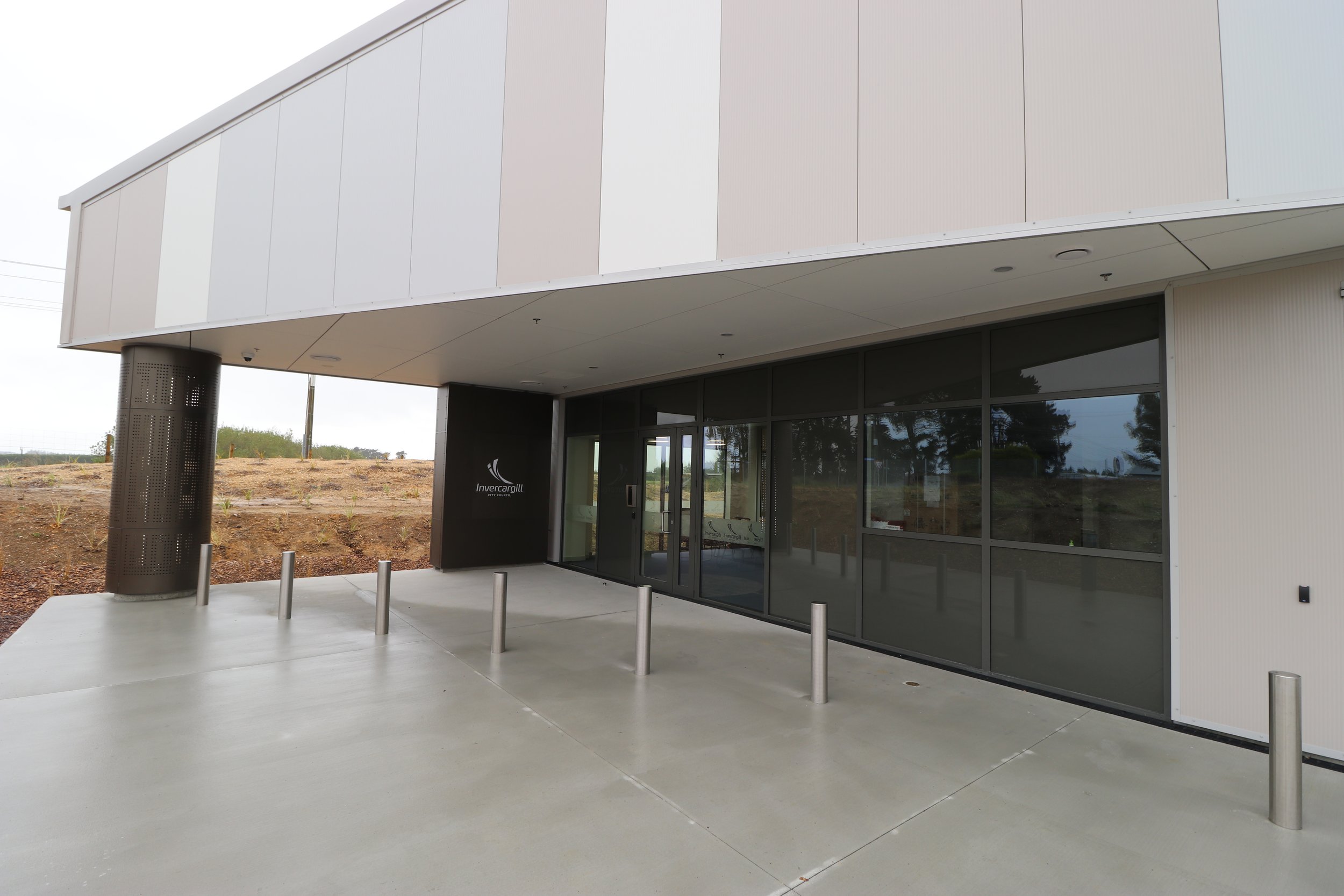  The facility was gifted the name Te Pātaka Taoka Southern Regional Collections Facility by Waihōpai Rūnaka 