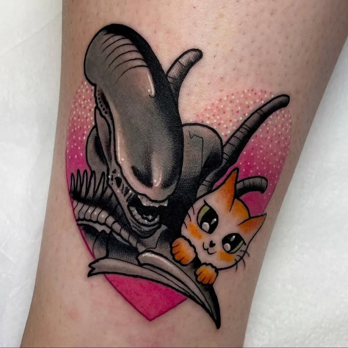 Alien tattoo by resident artist @kurrstradamus
&bull;
Xenomorph &amp; Jonesy throwback ✨Who&rsquo;s been watching Alien Earth 👀
I love doing girlypop horror tattoos! ✨
#alien #xenomorph #alienearth #horror #horrorcommunity #horrorgram #dallastattooa