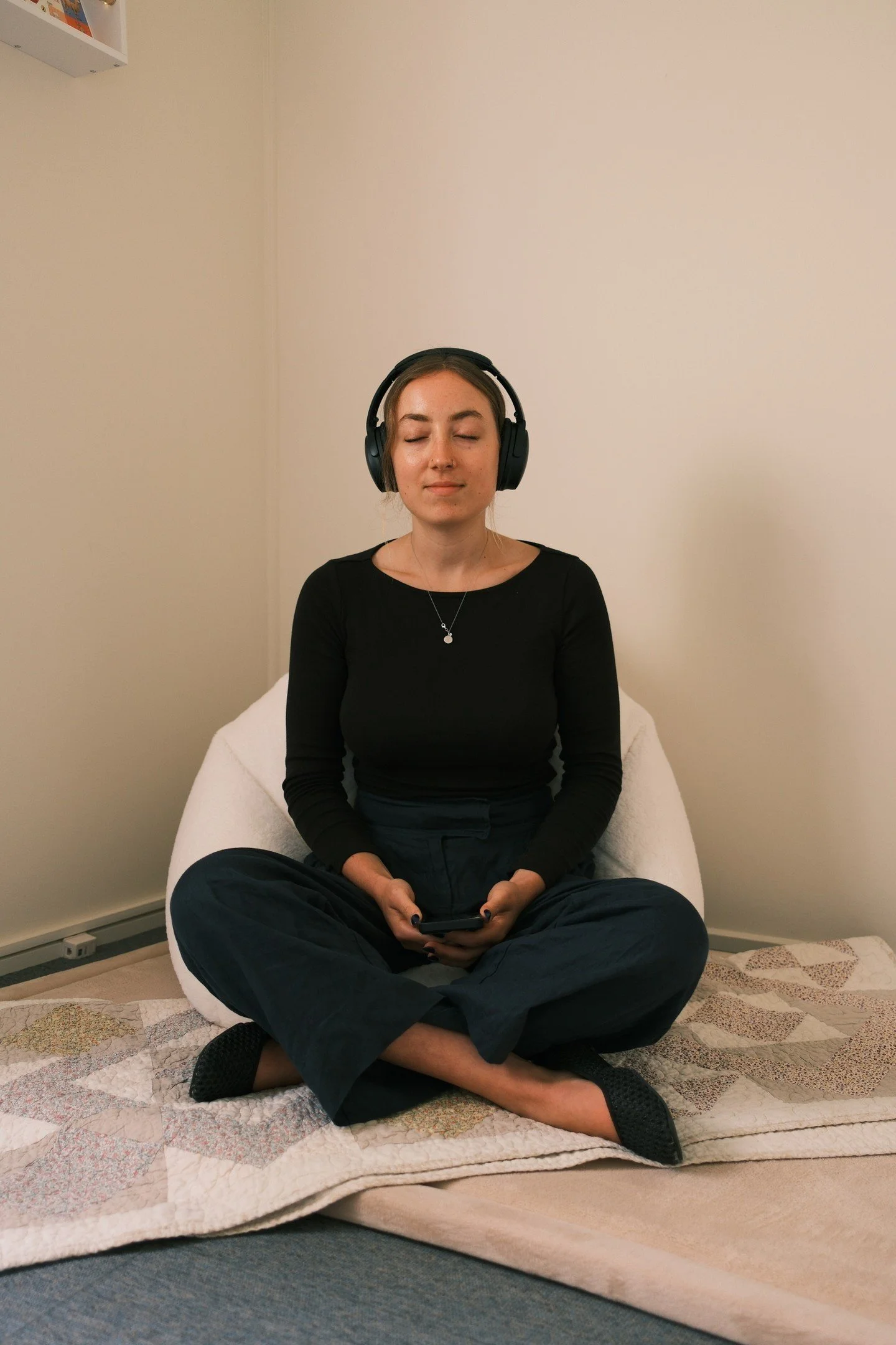 Mindfulness apps make it easier to get out of your head, wind down and be more present....whenever and wherever you need! 

Even if it is just for a few minutes in your lunch break, or those few morning moments, taking a few minutes to meditate sets 