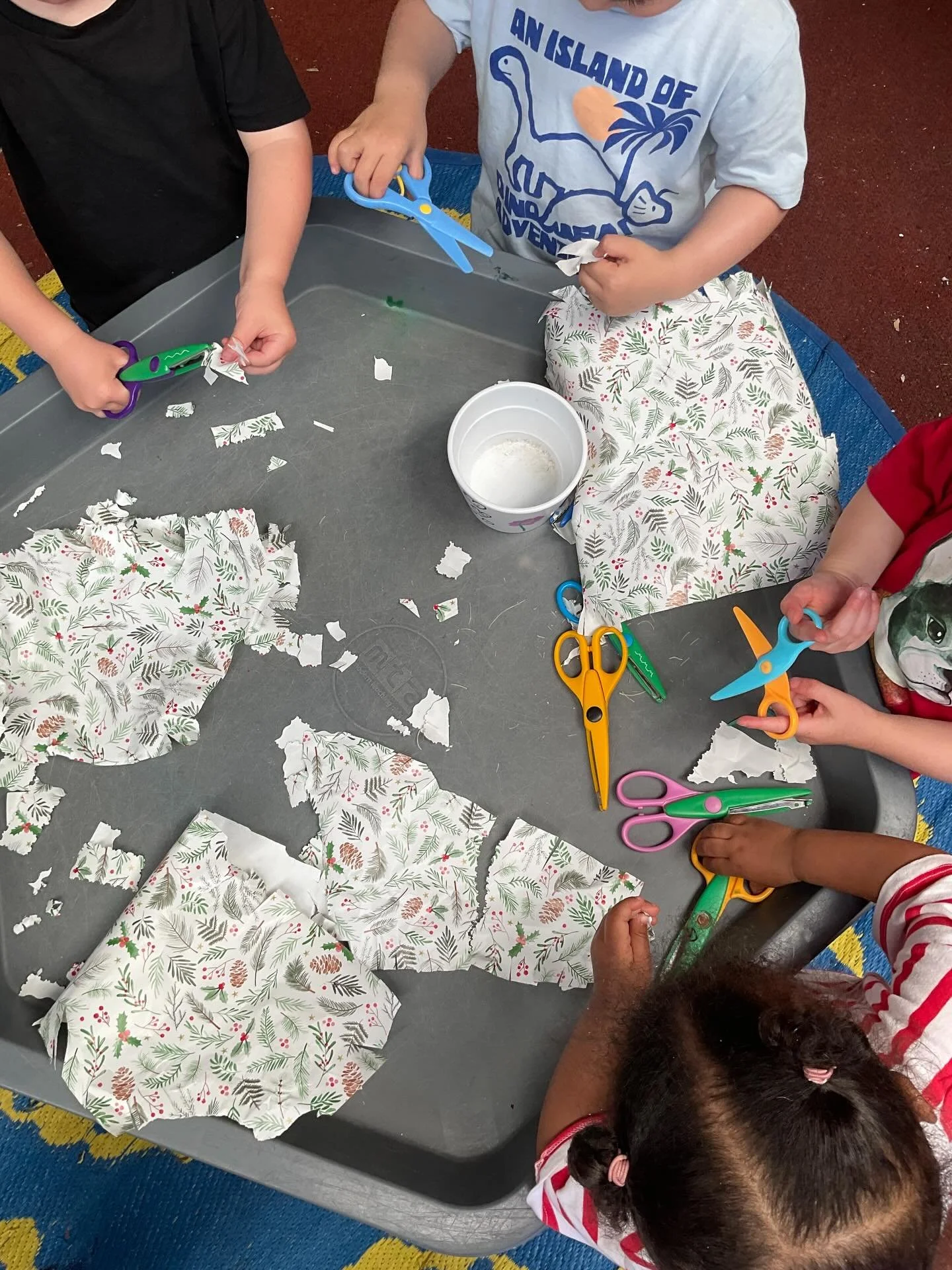 Anyone need their Christmas presents wrapped? Grey Ward children has your back 😍🎁

Book a tour with us today- ready for the new year! Contact us on 82319195 or visit our website in our bio 🥳

#Adelaide #SouthAustralia #ChildCare #EarlyLearning