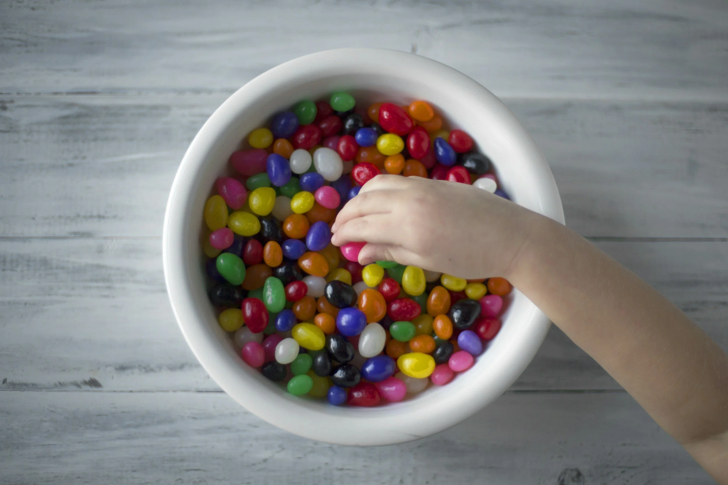 Less sugar in early childhood may pay off decades later
