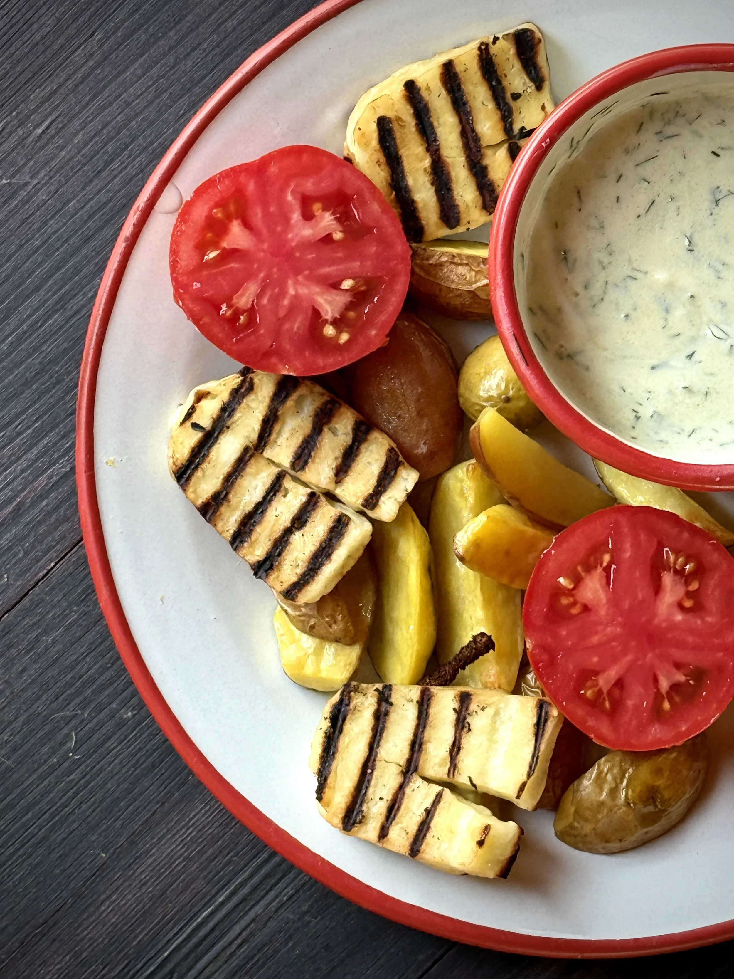 Baked Small Potatoes And Grilled Halloumi Salad