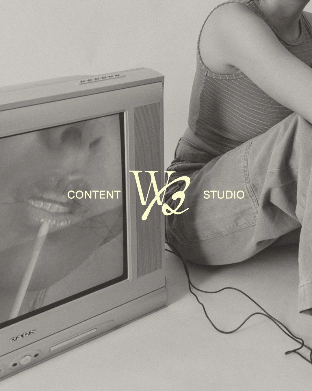 A new vibe for @withbaxter_studio 💛

For the second sub-brand of the With Baxter Collective, we are leaning into butter yellow pops and editorial compositions.

This studio is where the cool creatives hang out, so the branding needed to match their 