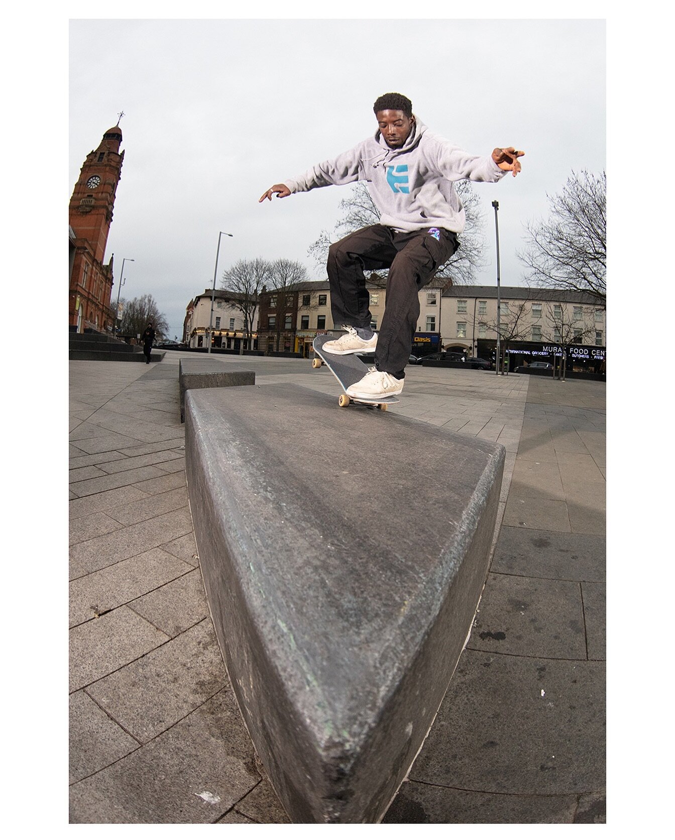 A nosegrind from @lil_blackfako last year. ⁣
⁣
📍 @sneintonlife #skateboardphotography #sneintonmarket #nottinghamskateboarding @skatenottingham