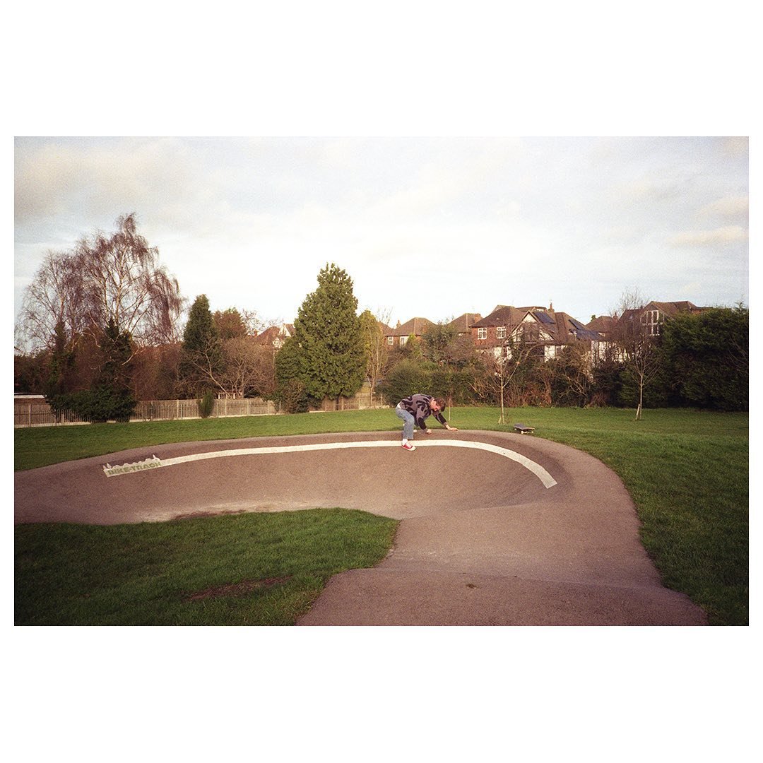 35mm snaps from some late 2023 skateboarding adventures. ⁣
⁣
#filmaintdead #olympusxa2 #nottinghamskateboarding @skatenottingham